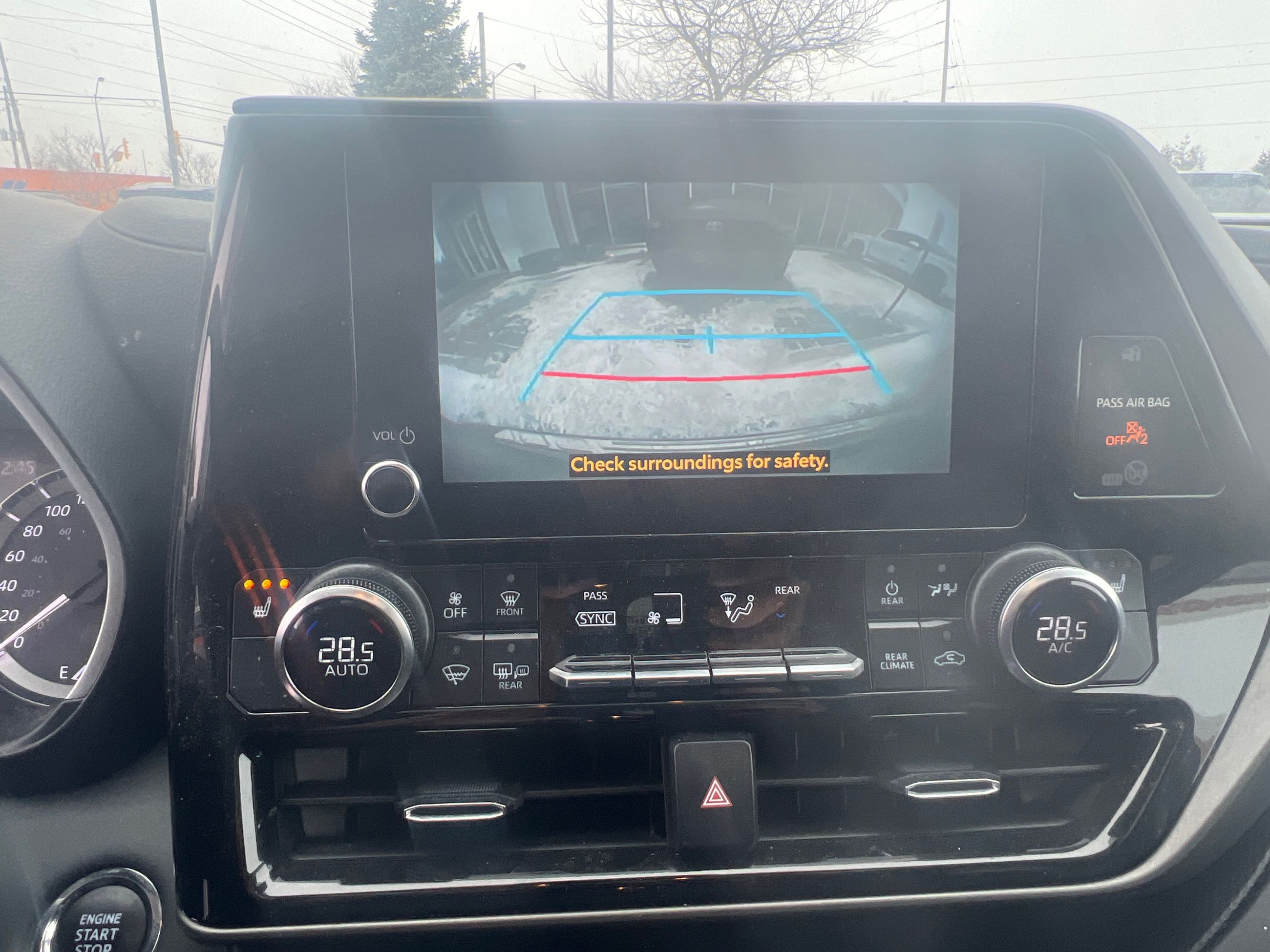 2023 Toyota Highlander in Bolton, Ontario