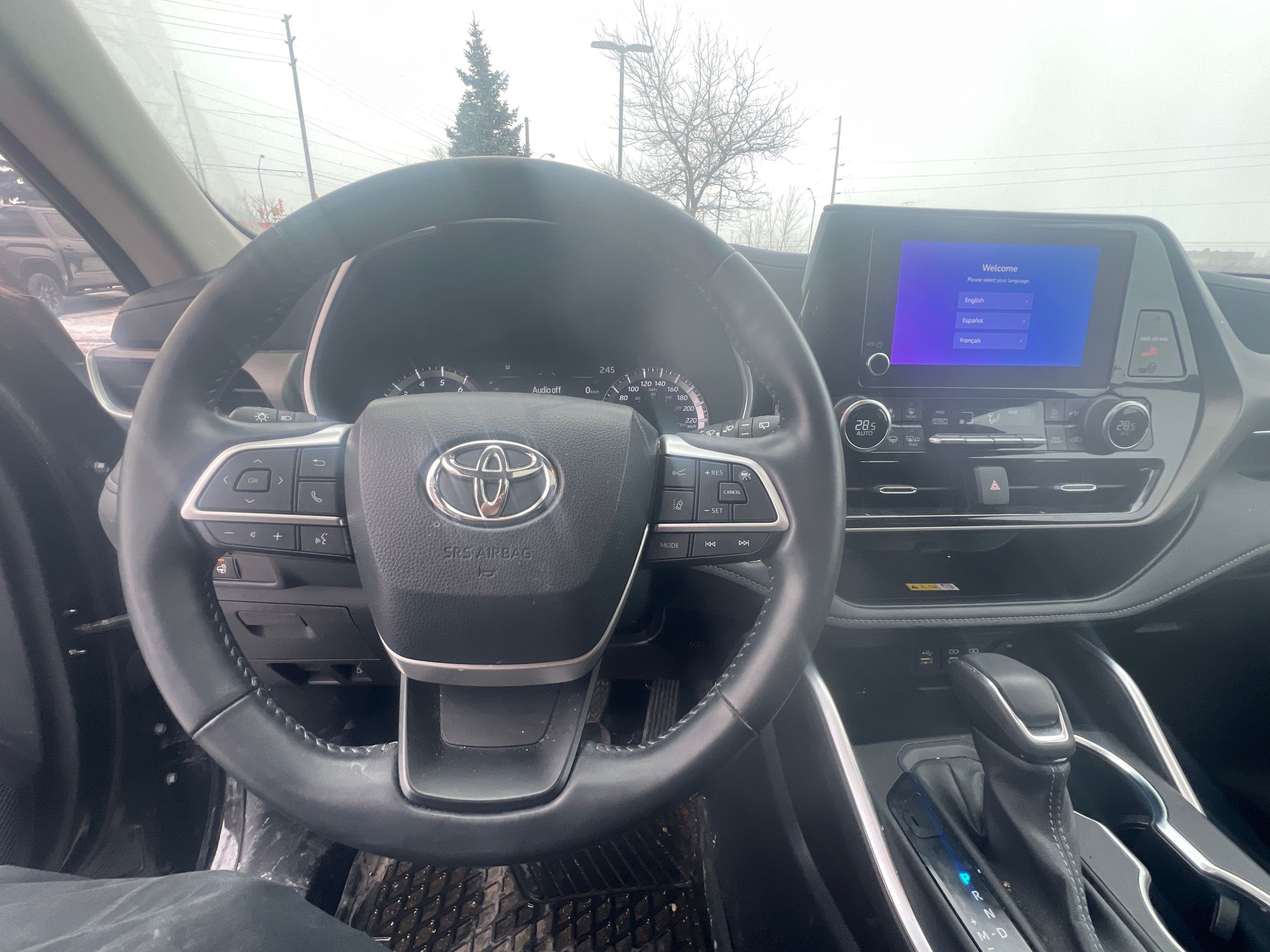 2023 Toyota Highlander in Bolton, Ontario