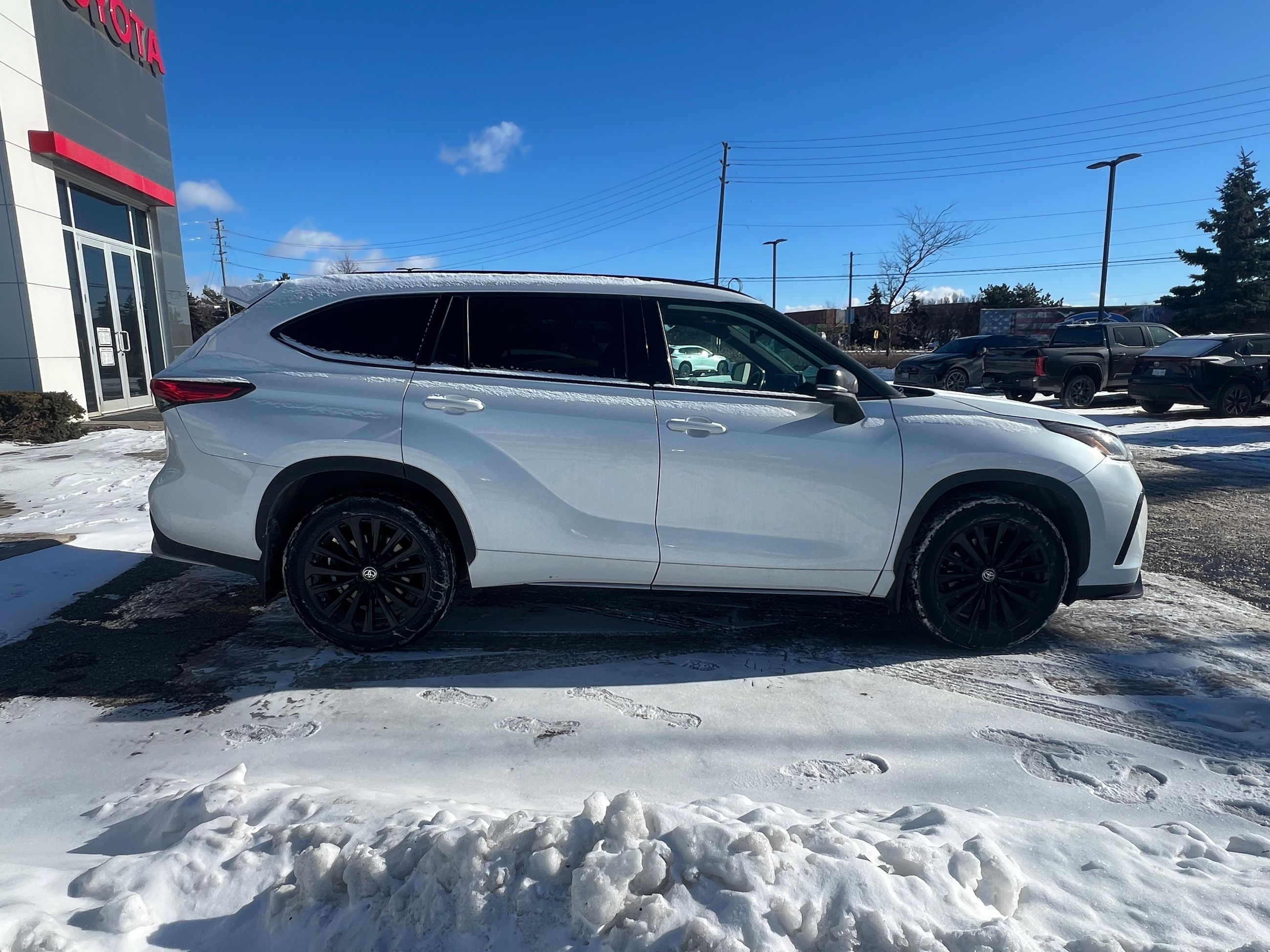Toyota Highlander  2023 à Bolton, Ontario