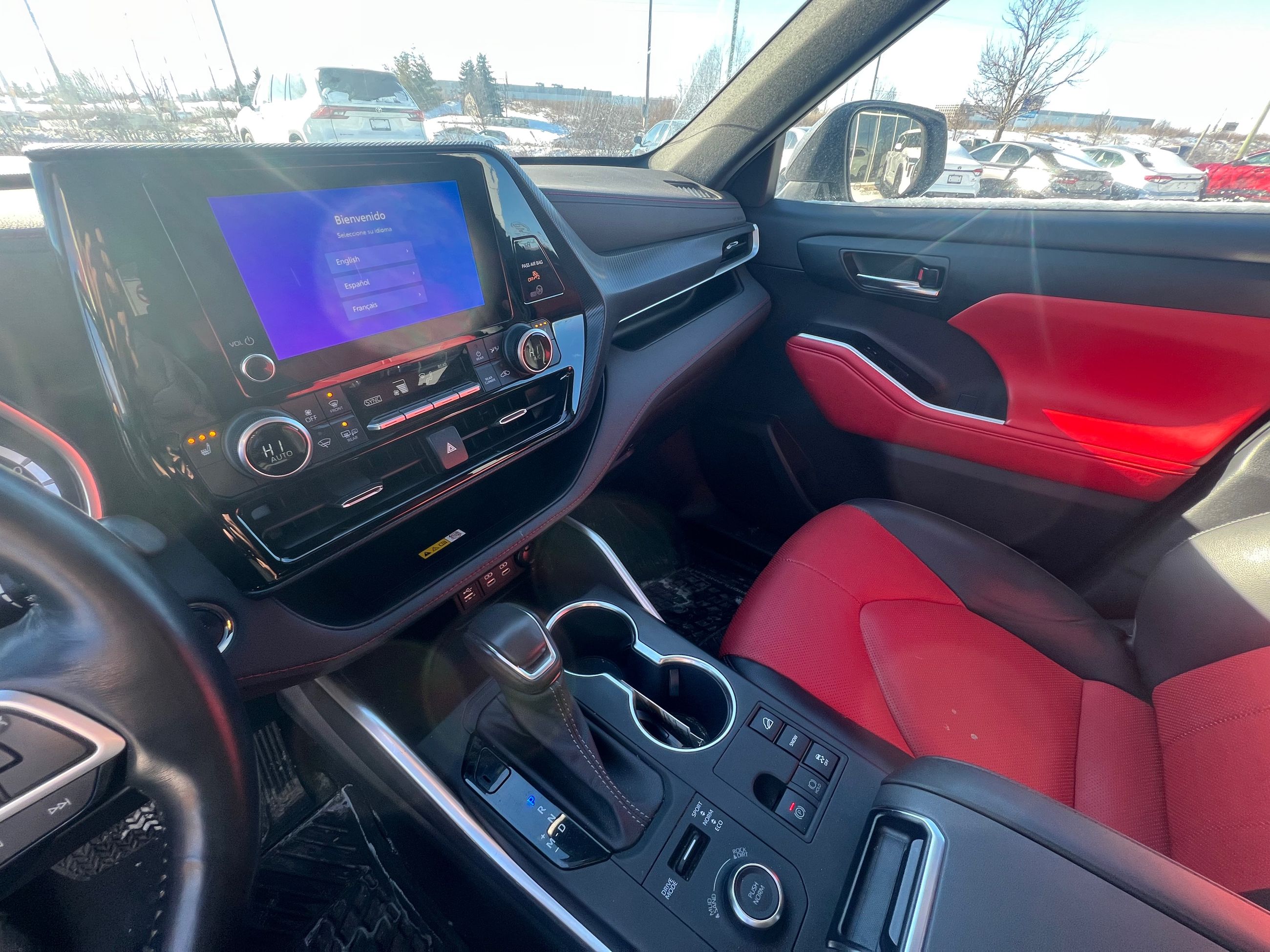 Toyota Highlander  2023 à Bolton, Ontario