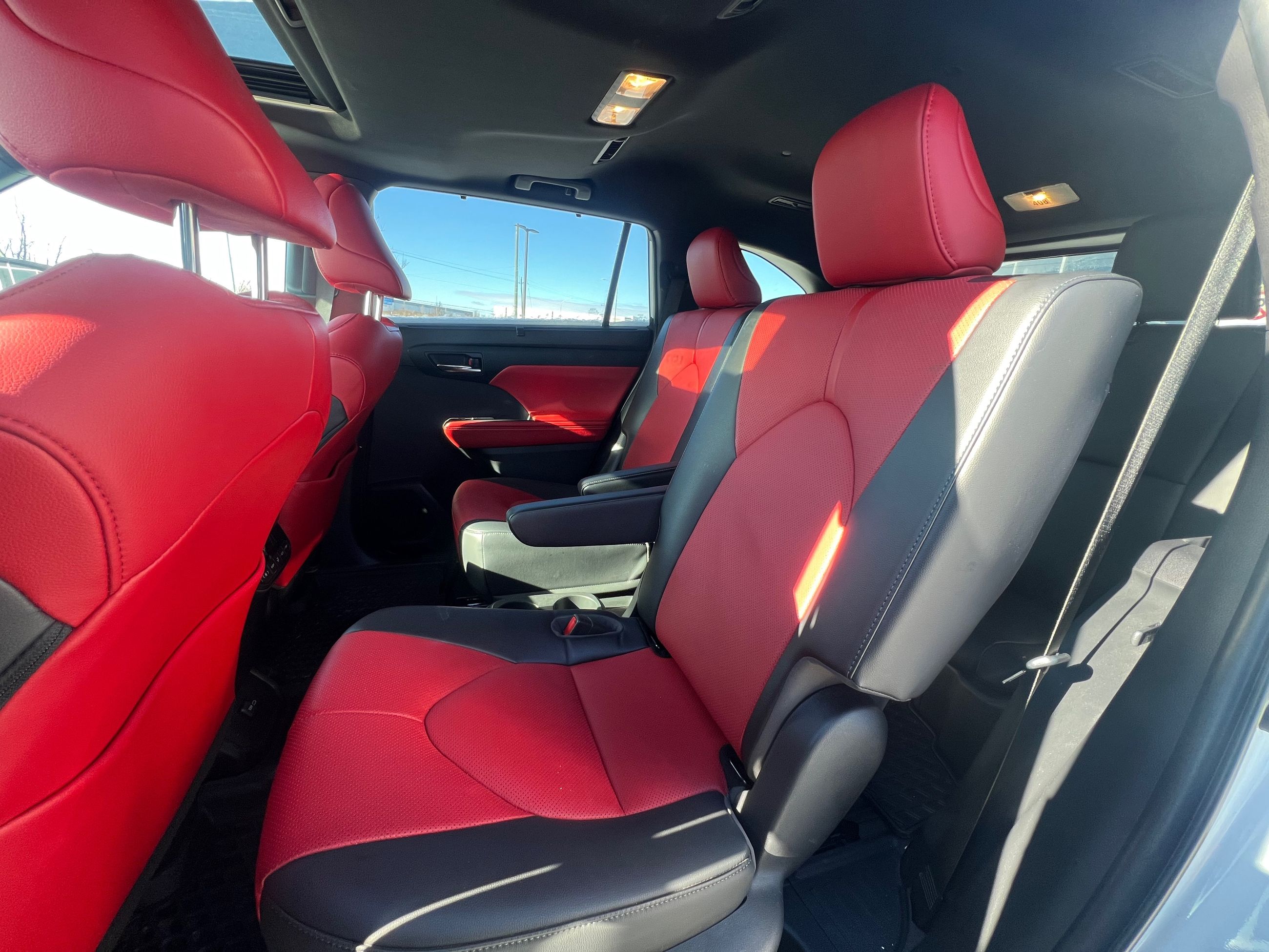 Toyota Highlander  2023 à Bolton, Ontario