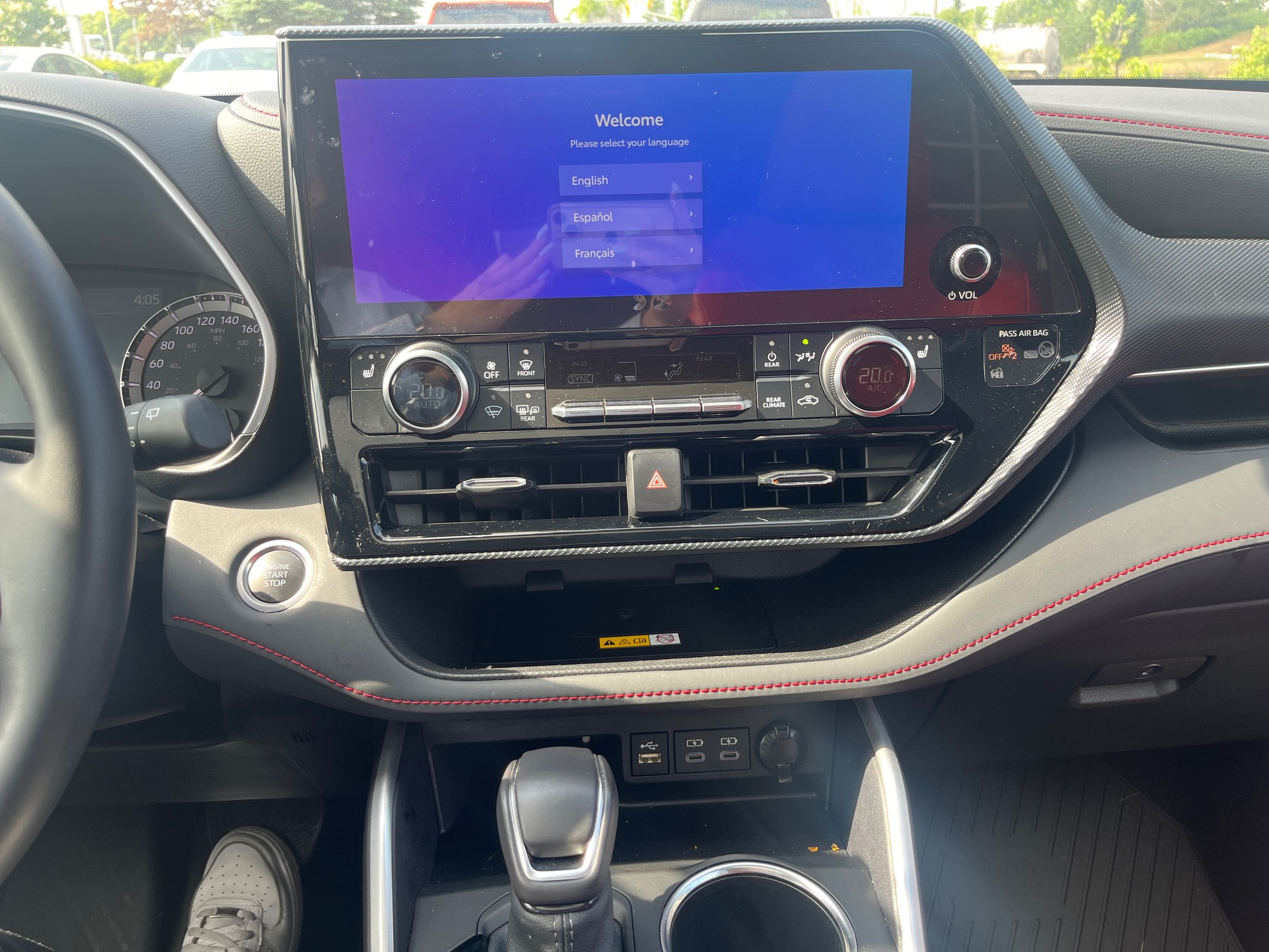 2024 Toyota Highlander in Bolton, Ontario