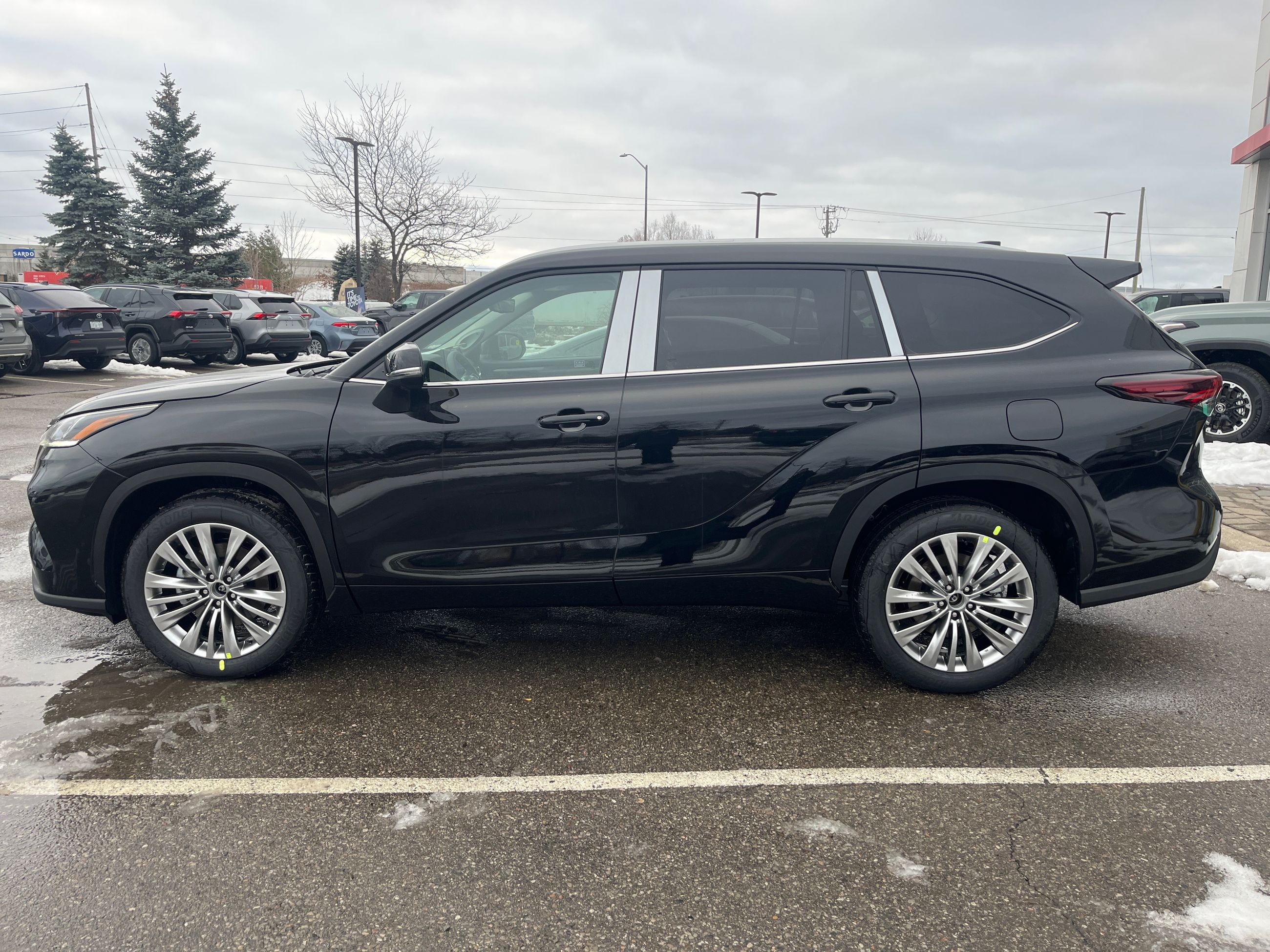 2026 Toyota Highlander in Bolton, Ontario