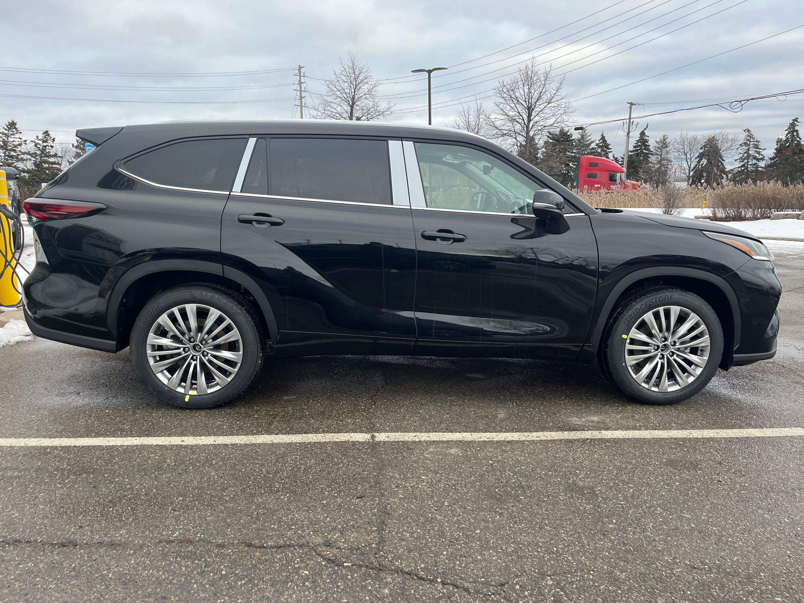 2026 Toyota Highlander in Bolton, Ontario