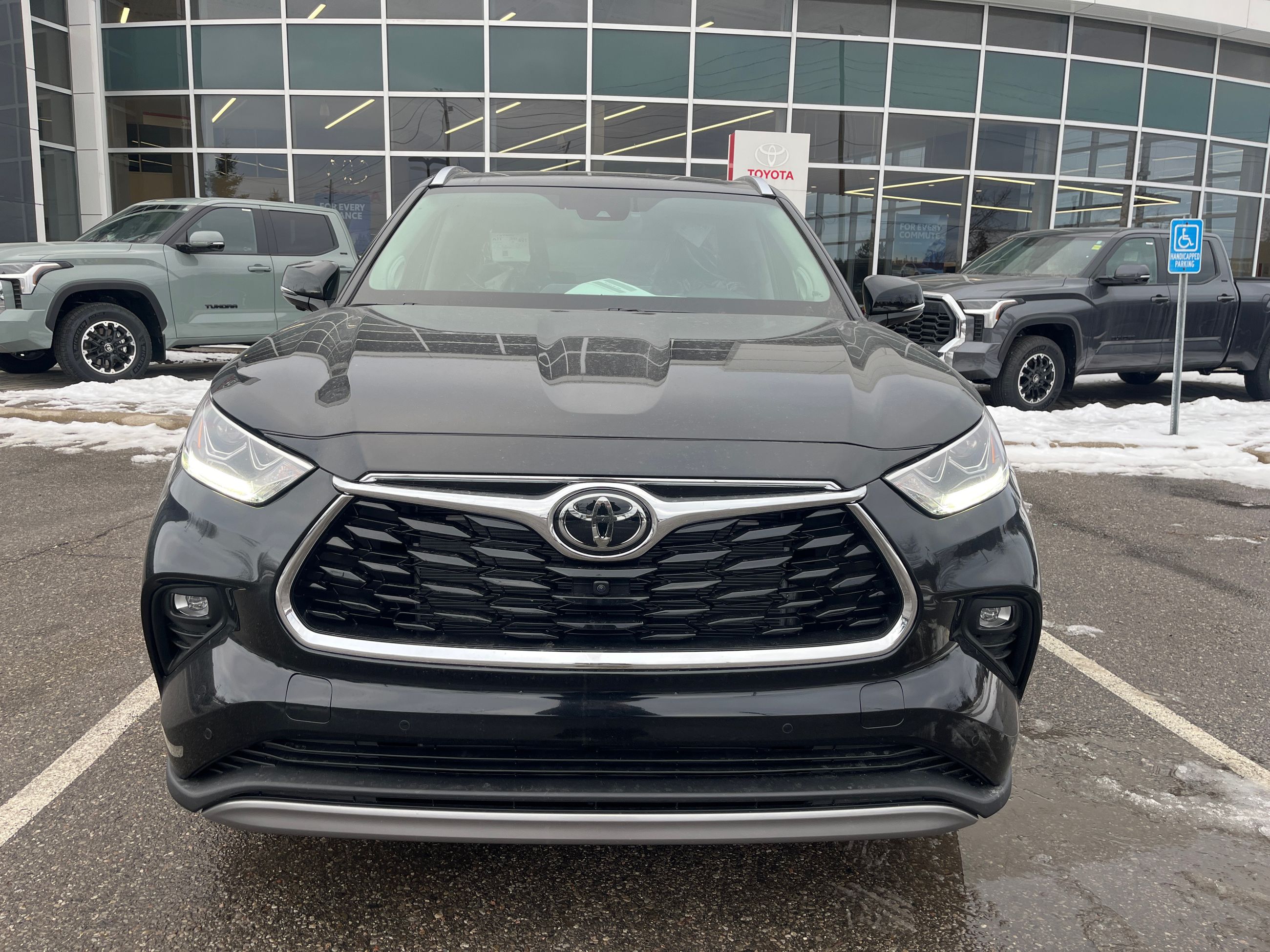 2026 Toyota Highlander in Bolton, Ontario