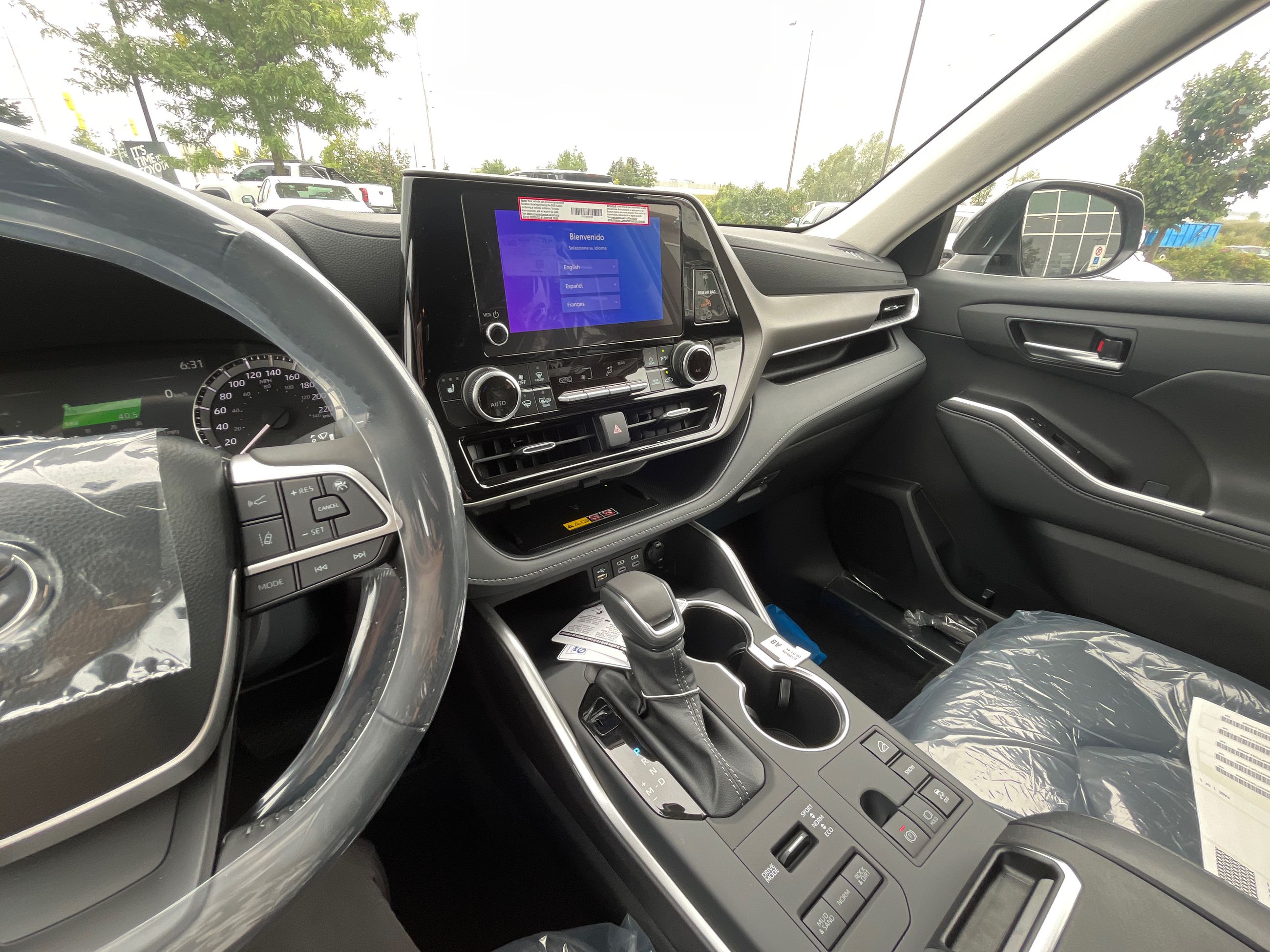 2026 Toyota Highlander in Bolton, Ontario