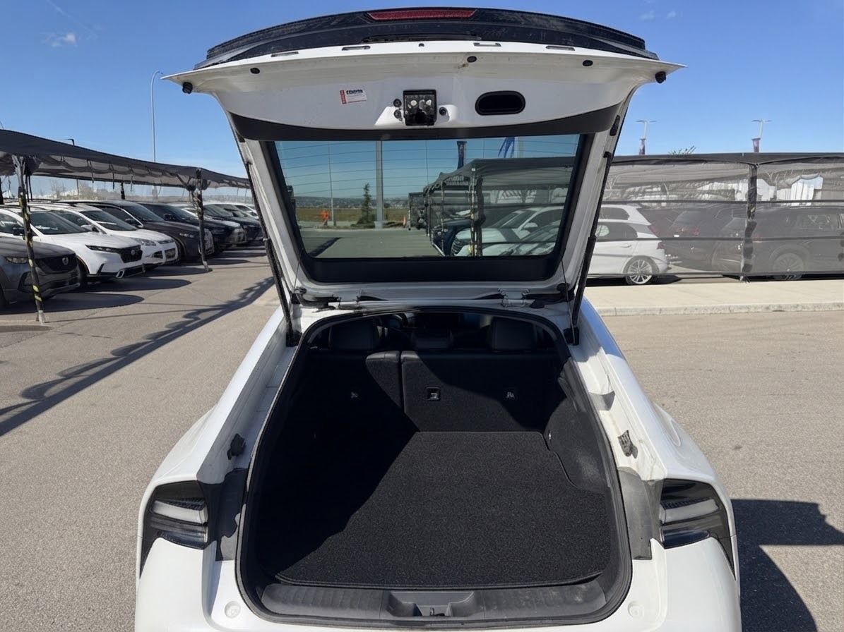 2024 Toyota Prius Plug-in Hybrid