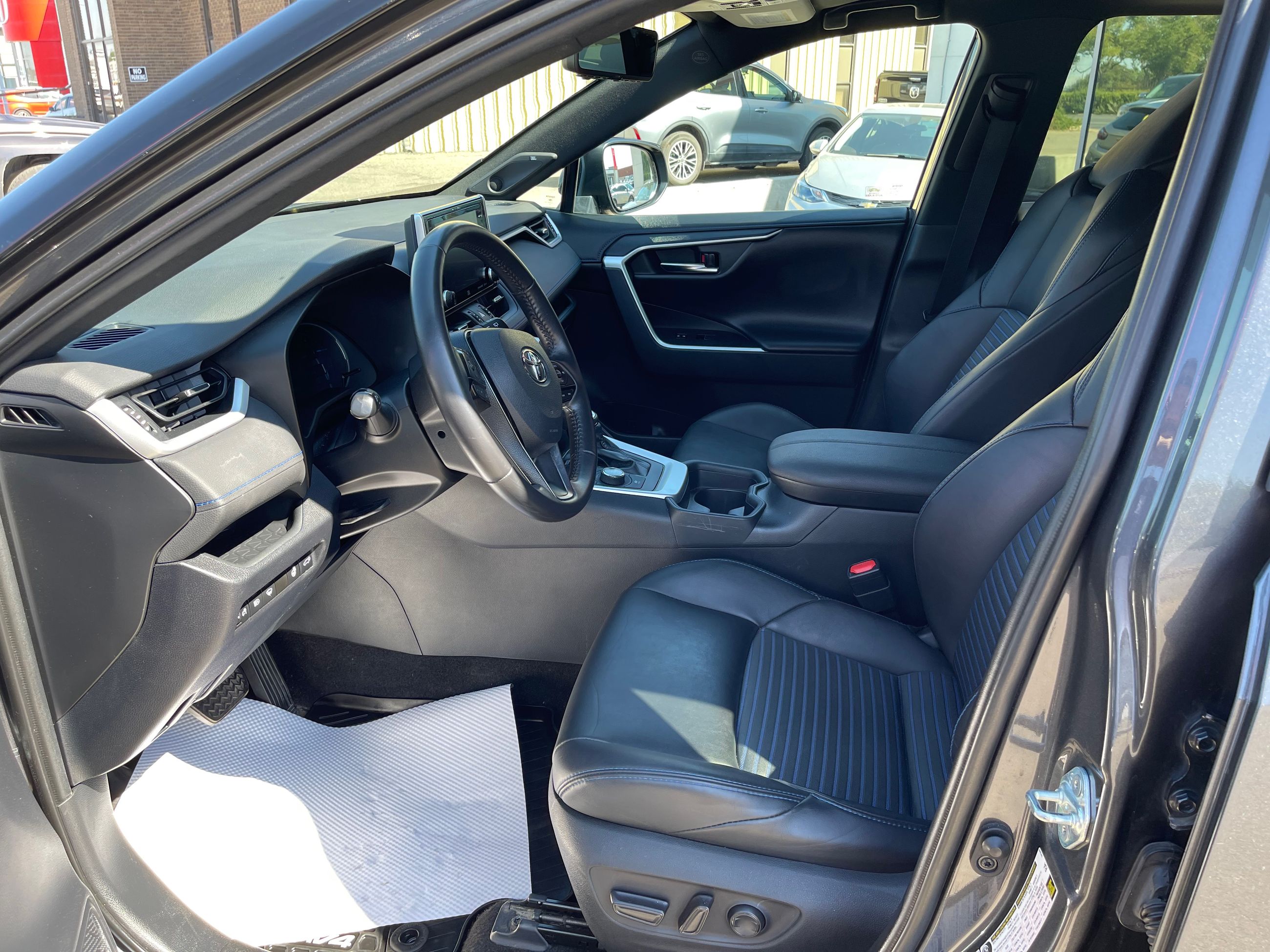 Toyota RAV4 Hybrid  2019 à Regina, Saskatchewan