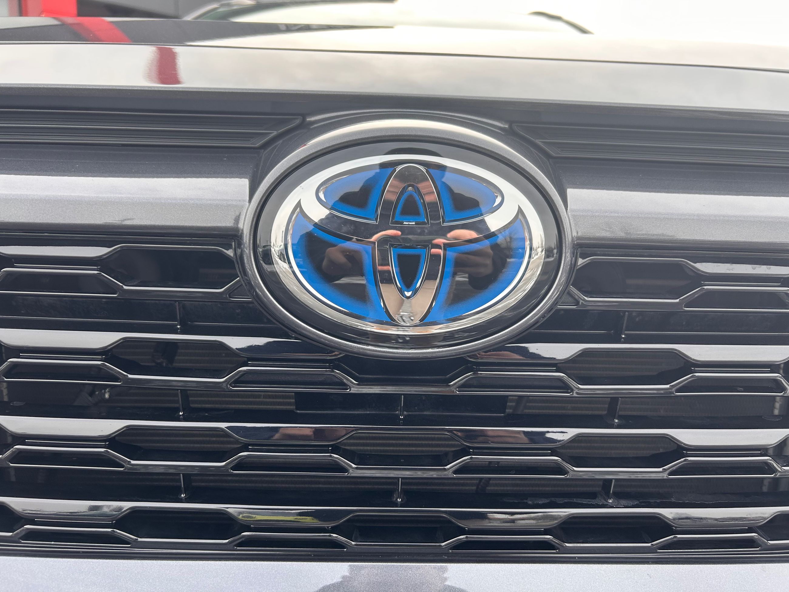 Toyota RAV4 Hybrid  2024 à Mississauga, Ontario