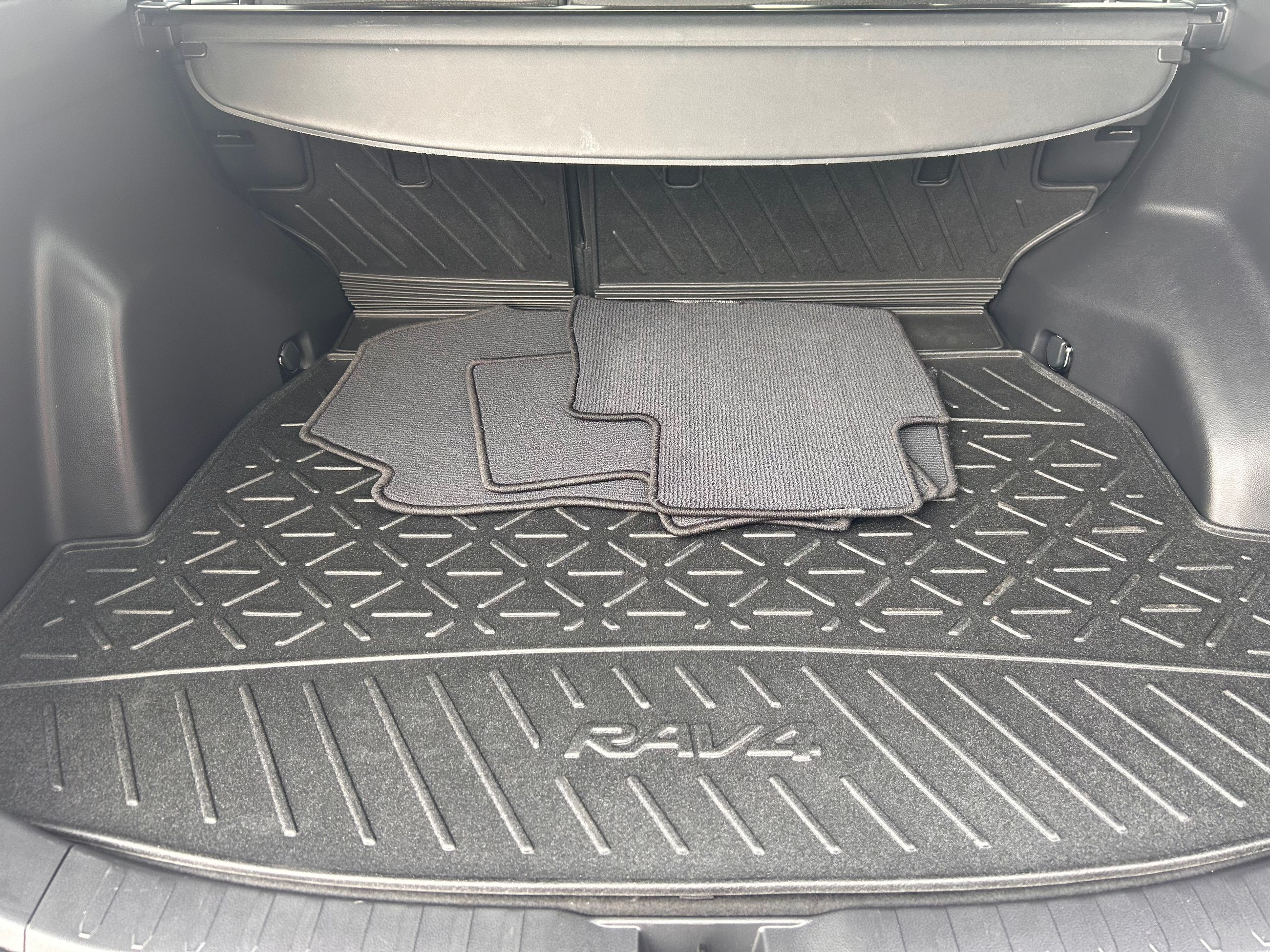 Toyota RAV4 Hybrid  2024 à Mississauga, Ontario