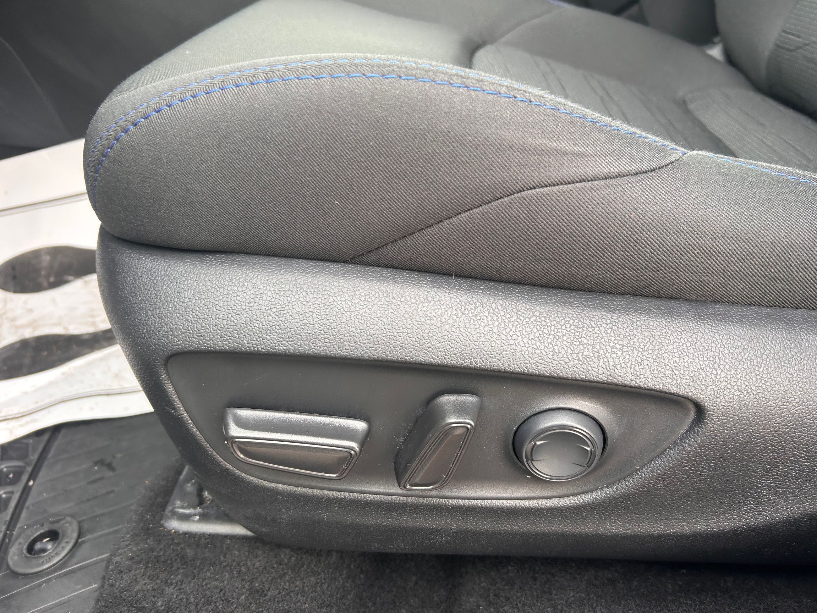 Toyota RAV4 Hybrid  2024 à Mississauga, Ontario