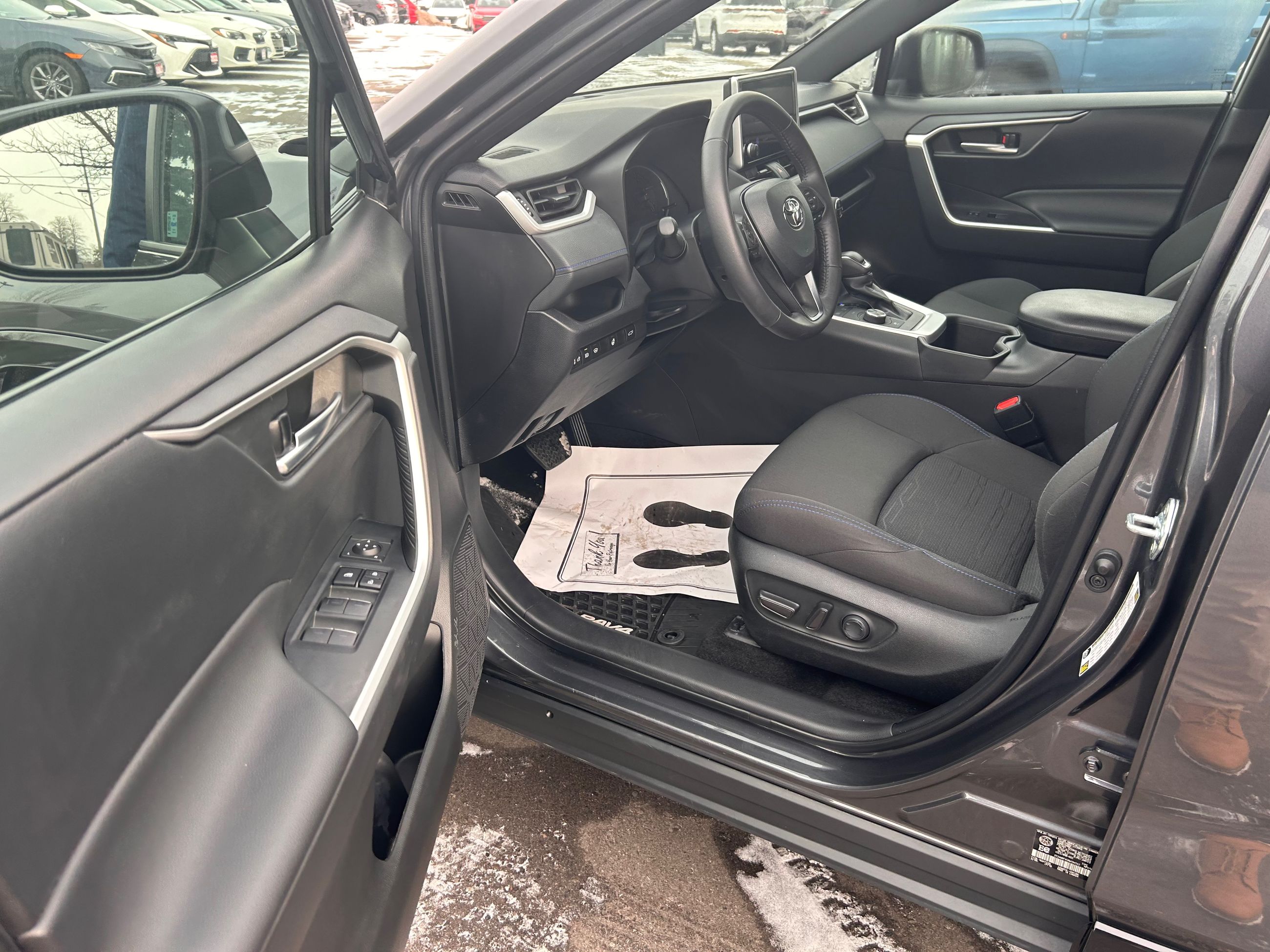 Toyota RAV4 Hybrid  2024 à Mississauga, Ontario