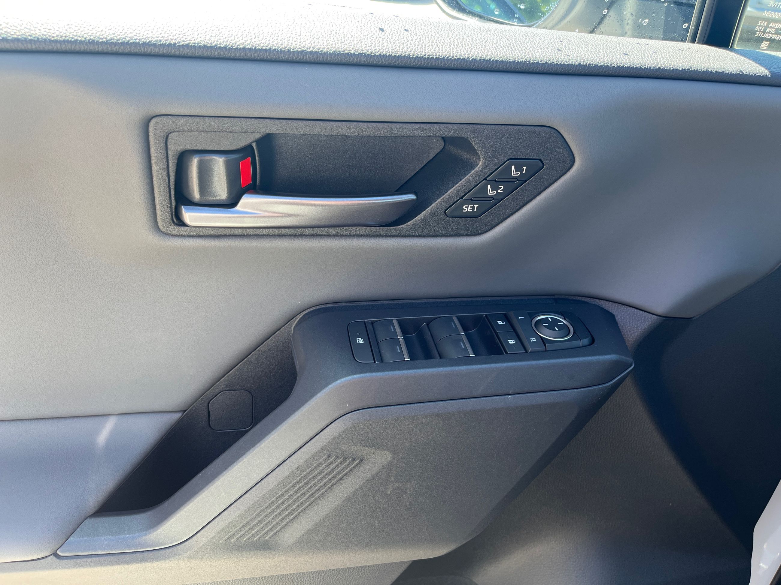 Toyota RAV4 Plug-in Hybrid  2026 à Bolton, Ontario