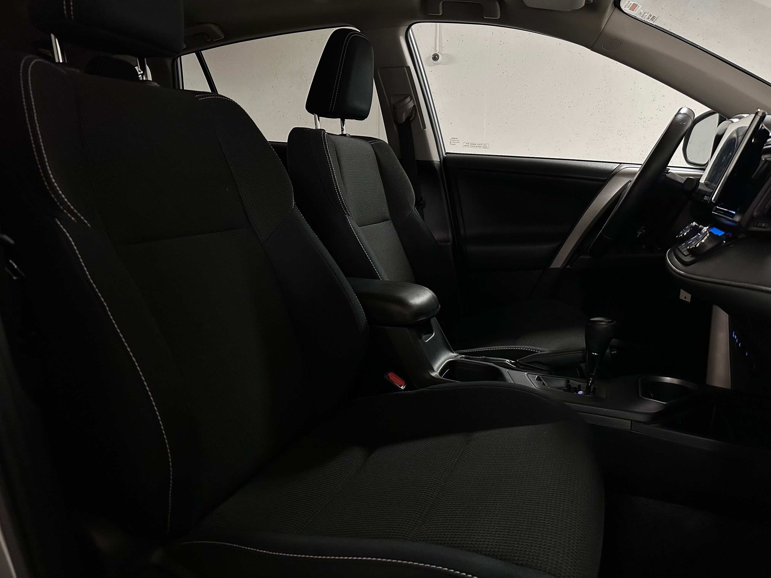 Toyota RAV4  2017 à Vancouver, Colombie-Britannique