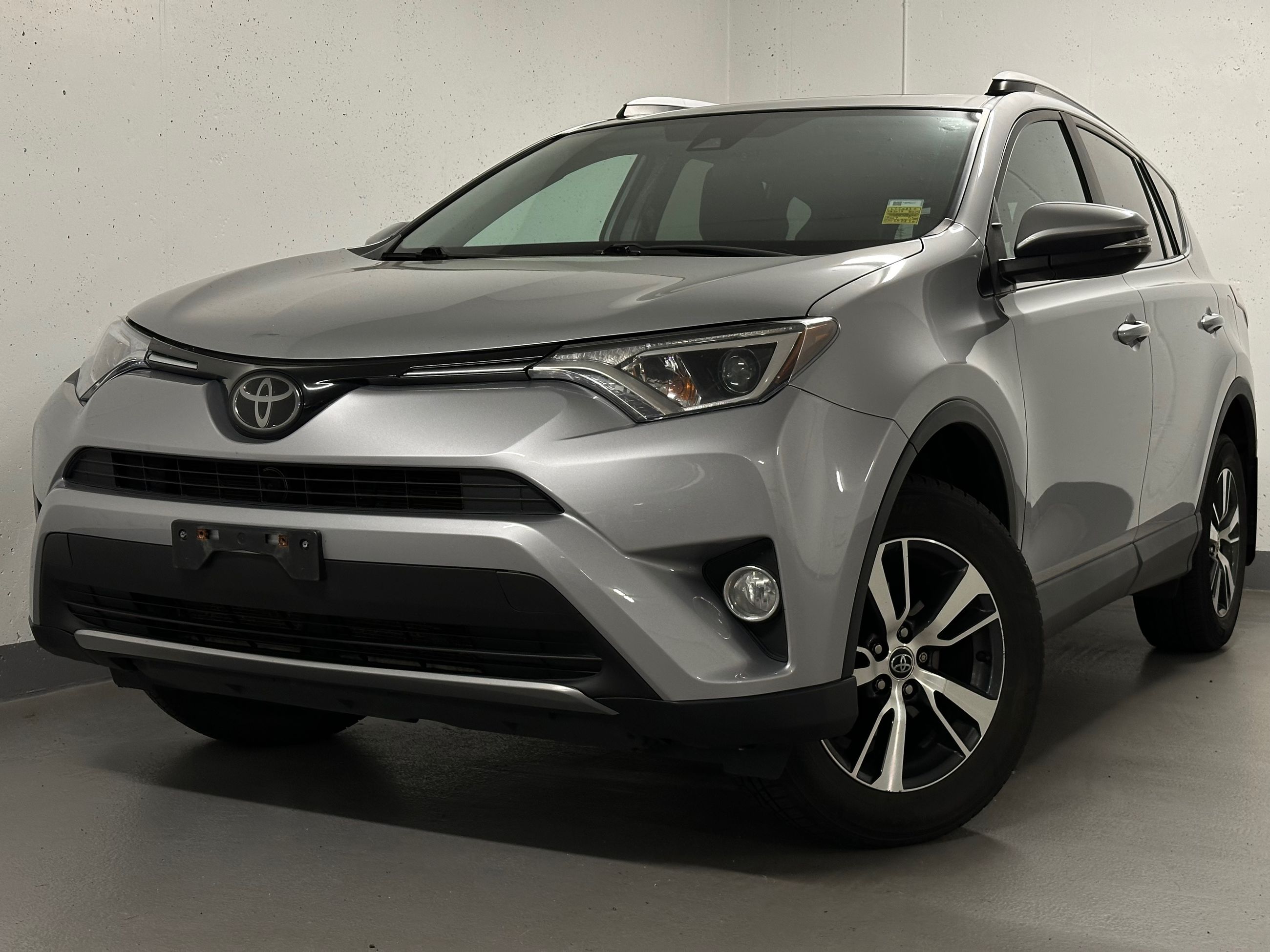 Toyota RAV4  2017 à Vancouver, Colombie-Britannique