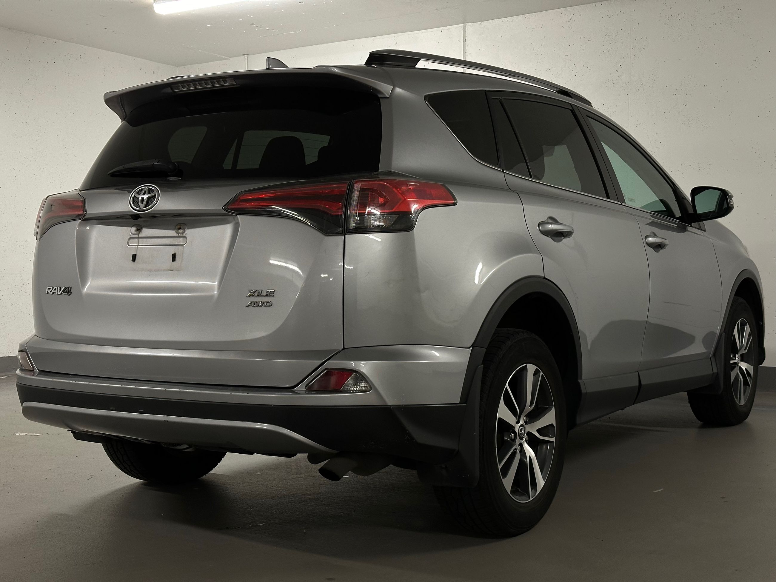 Toyota RAV4  2017 à Vancouver, Colombie-Britannique