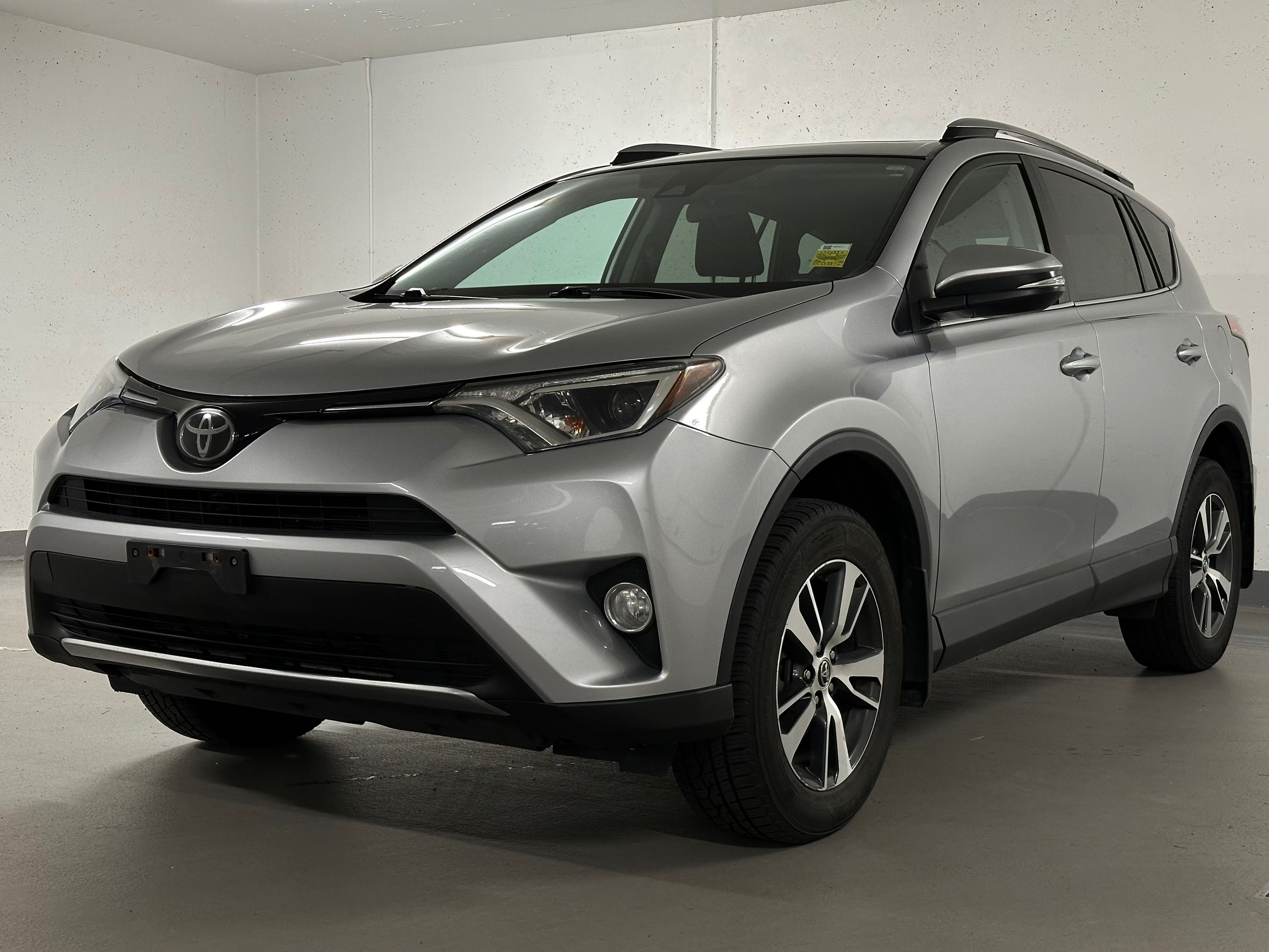 Toyota RAV4  2017 à Vancouver, Colombie-Britannique