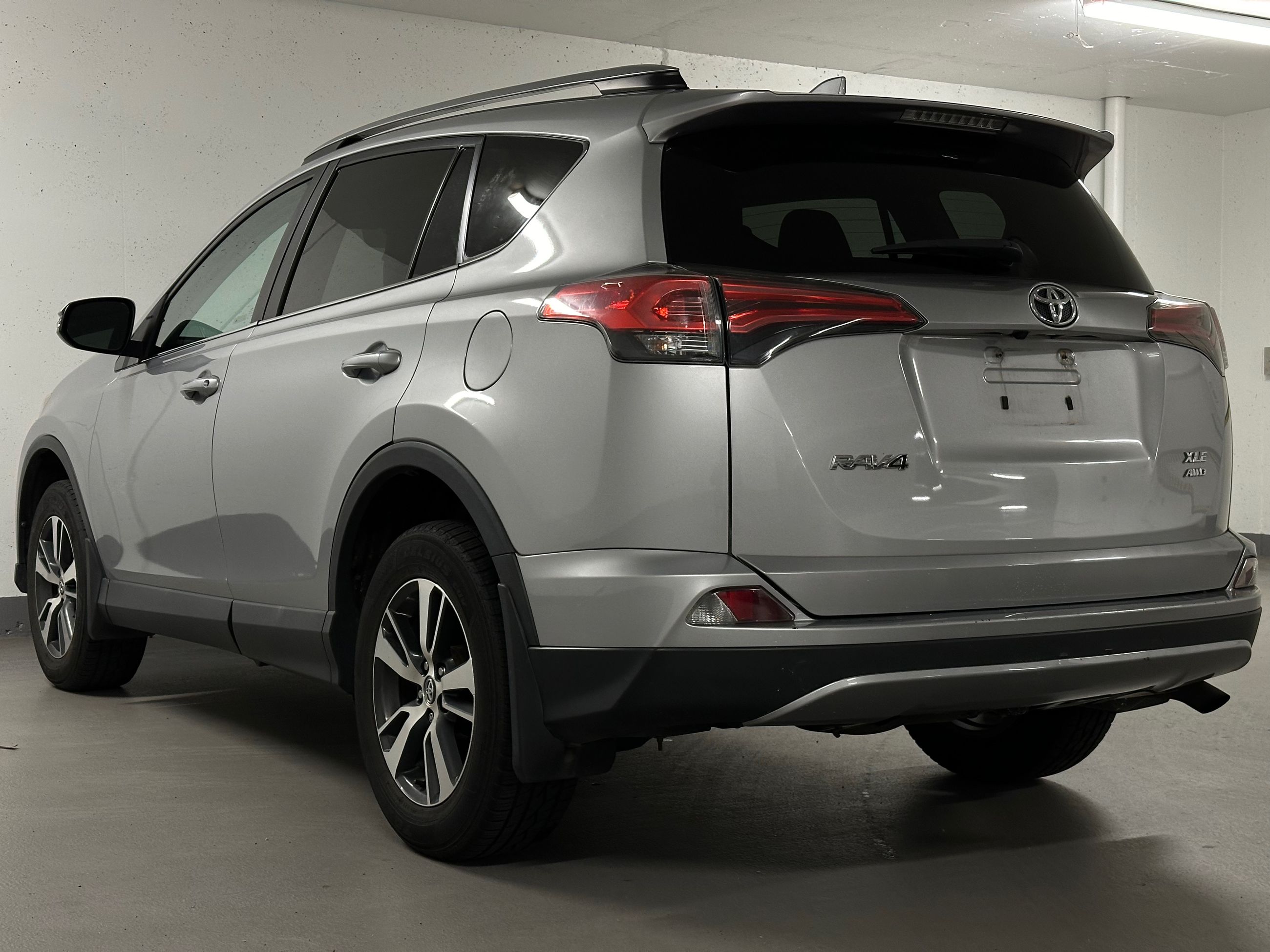 Toyota RAV4  2017 à Vancouver, Colombie-Britannique