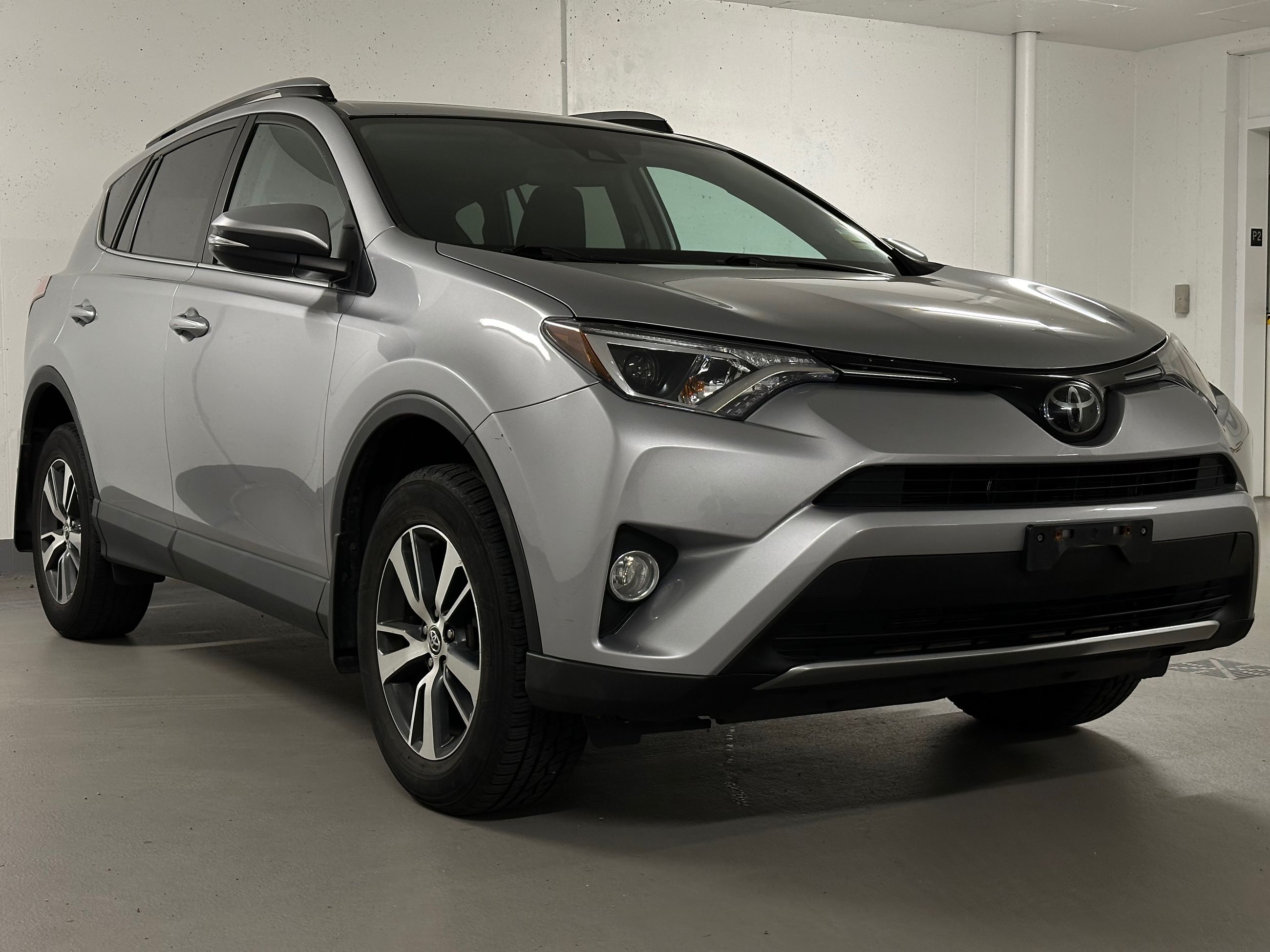 Toyota RAV4  2017 à Vancouver, Colombie-Britannique