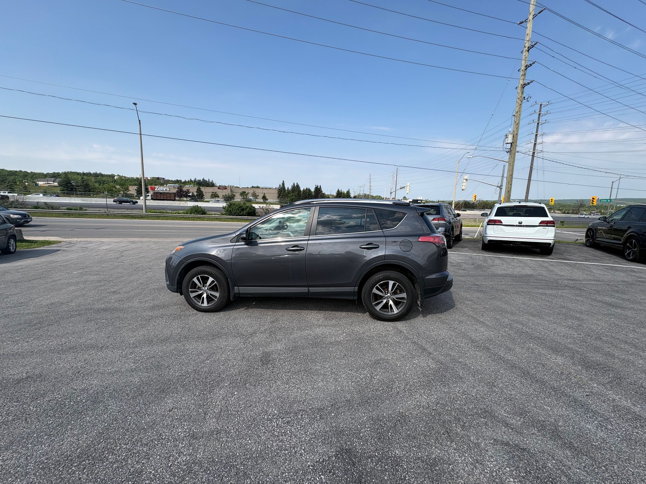2018 Toyota RAV4 in Barrie, Ontario