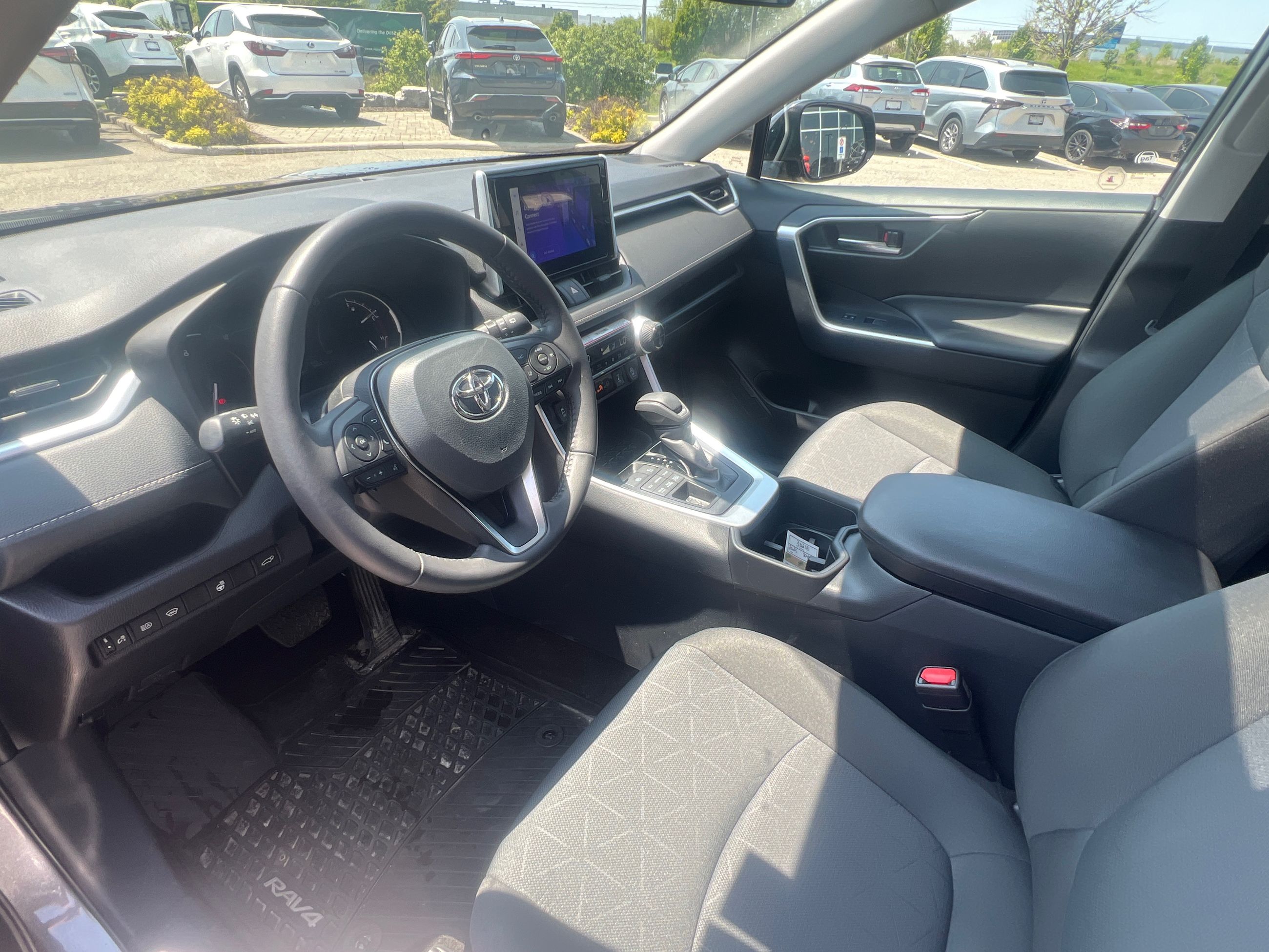 Toyota RAV4  2025 à Bolton, Ontario