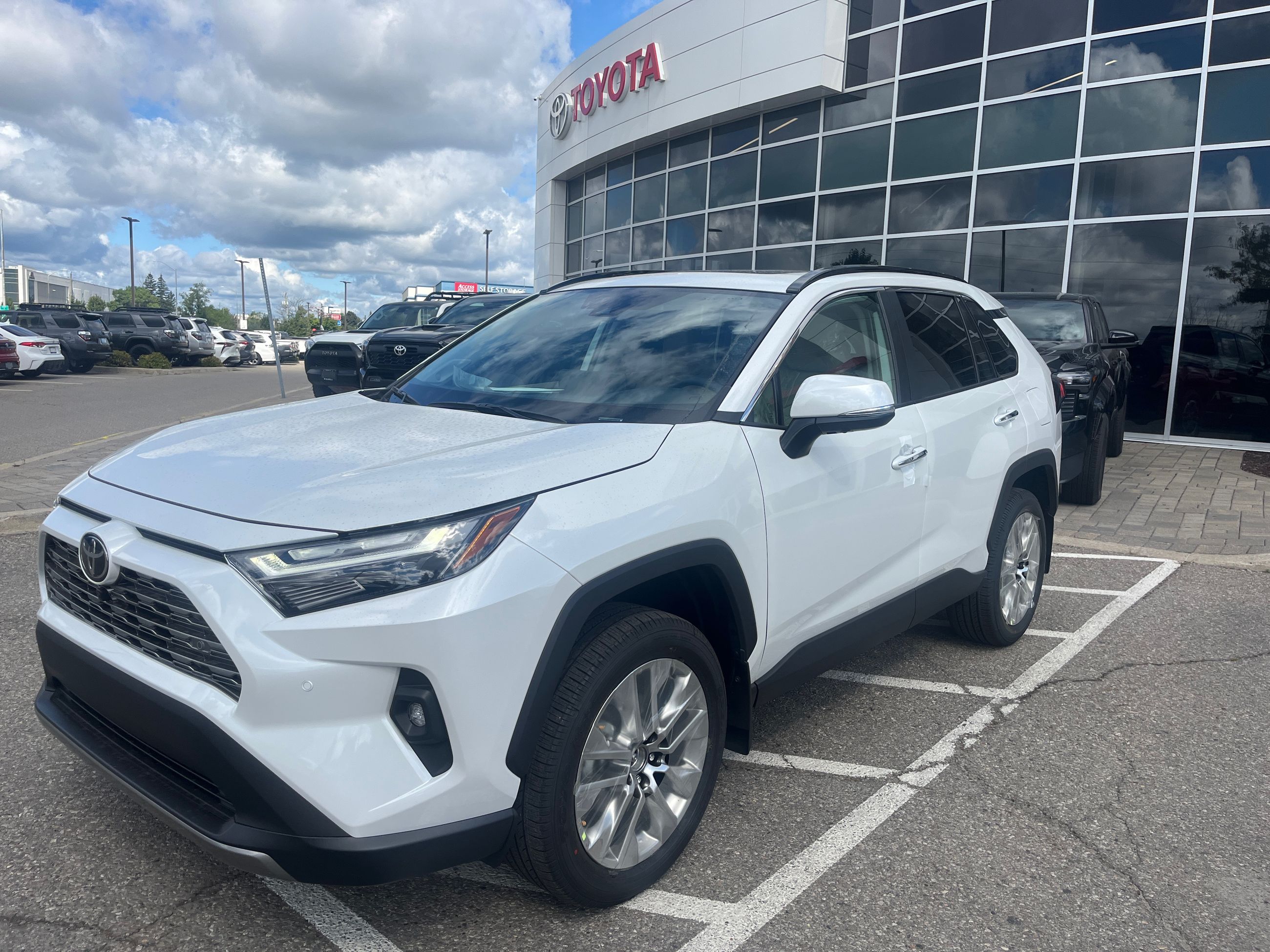 Toyota RAV4  2025 à Bolton, Ontario
