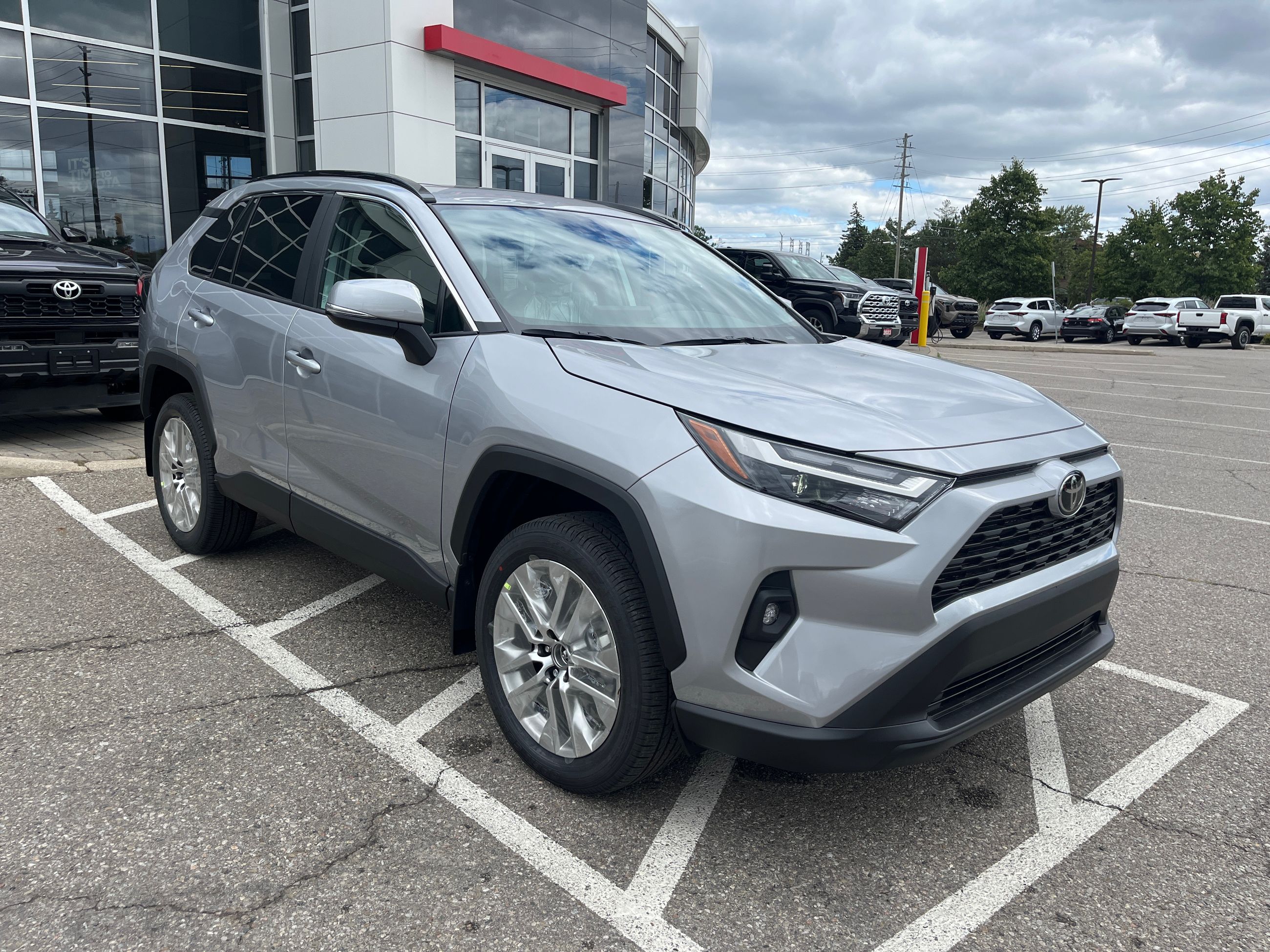 Toyota RAV4  2025 à Bolton, Ontario