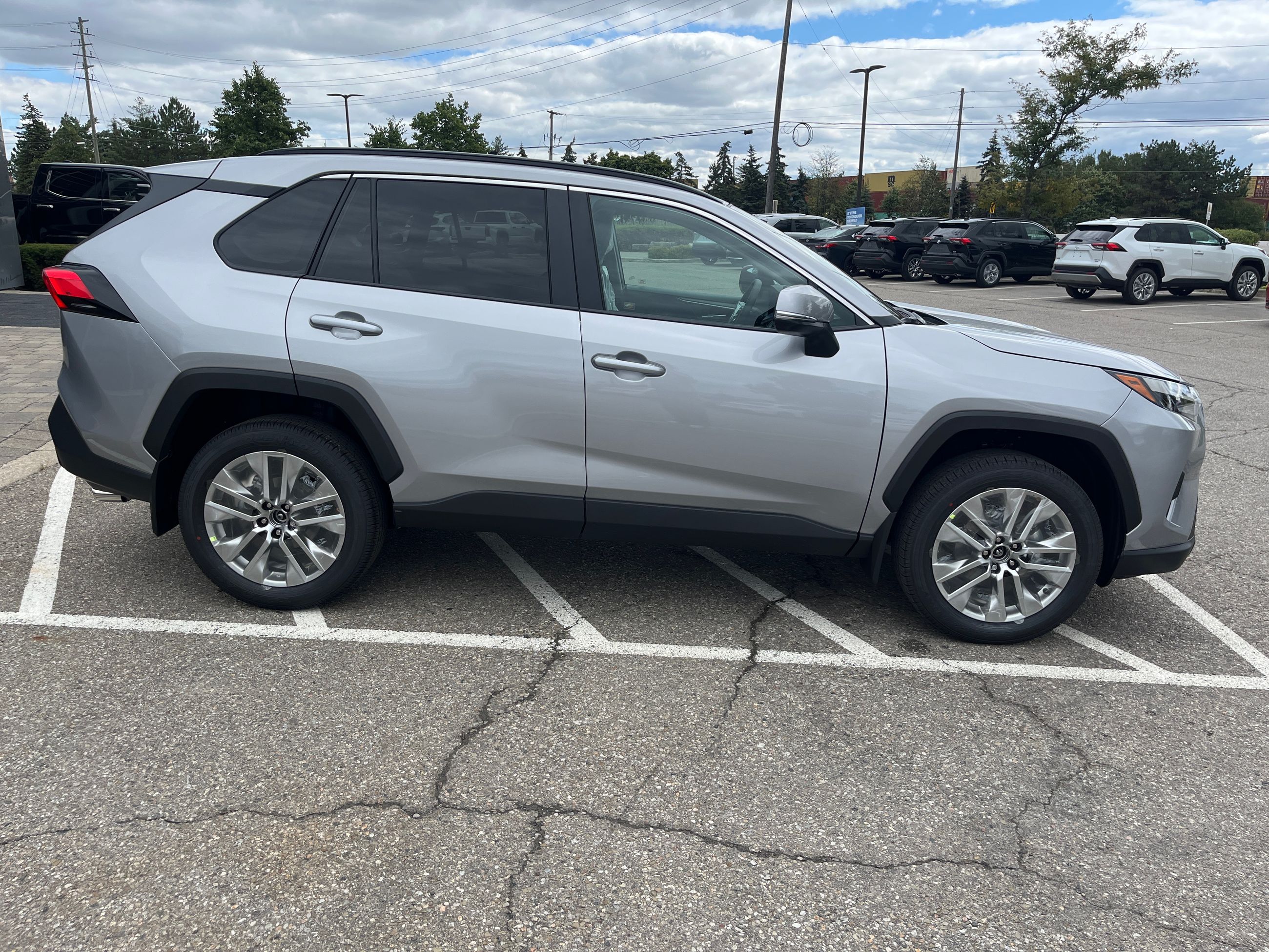 Toyota RAV4  2025 à Bolton, Ontario