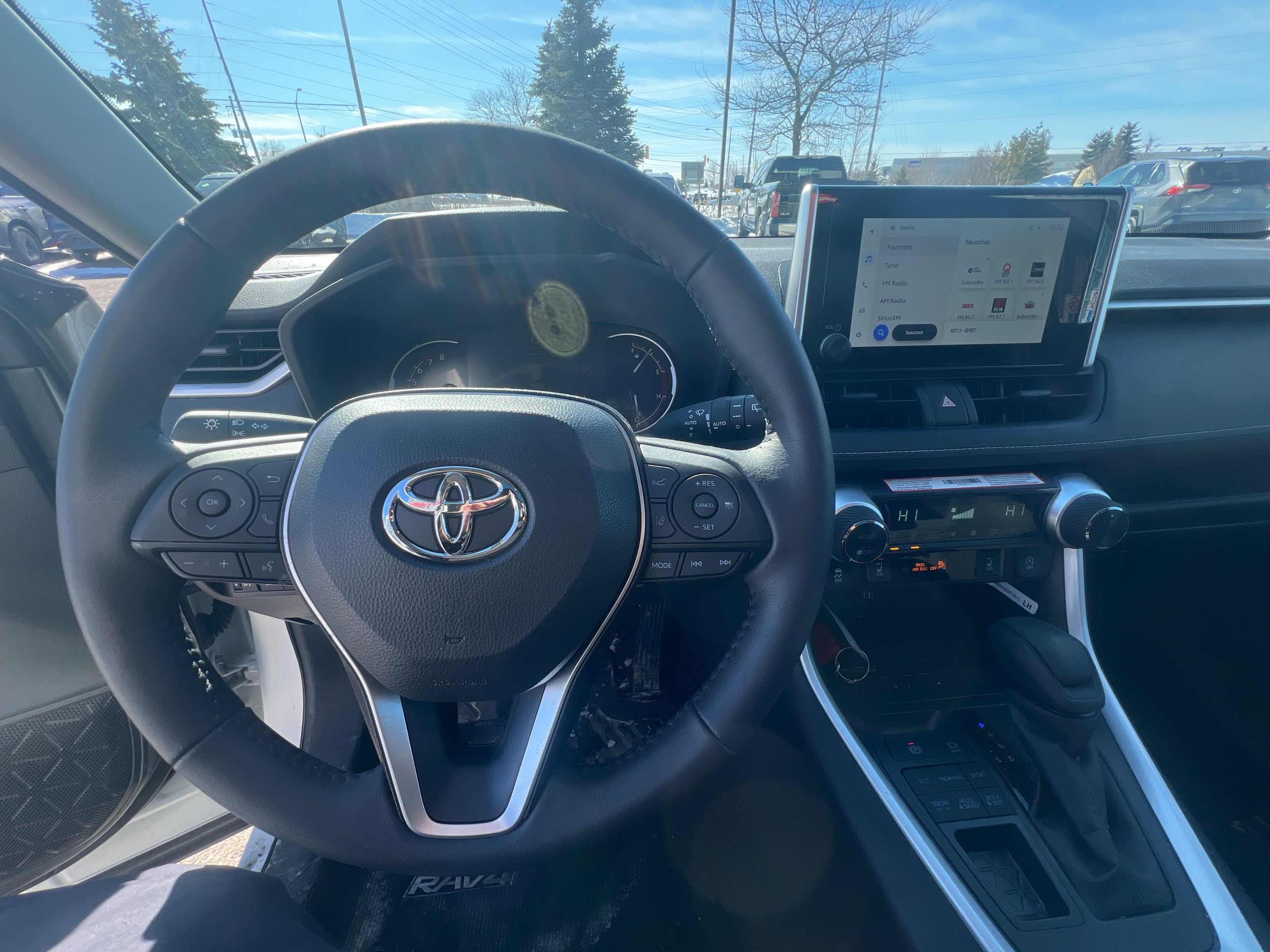 Toyota RAV4  2025 à Bolton, Ontario