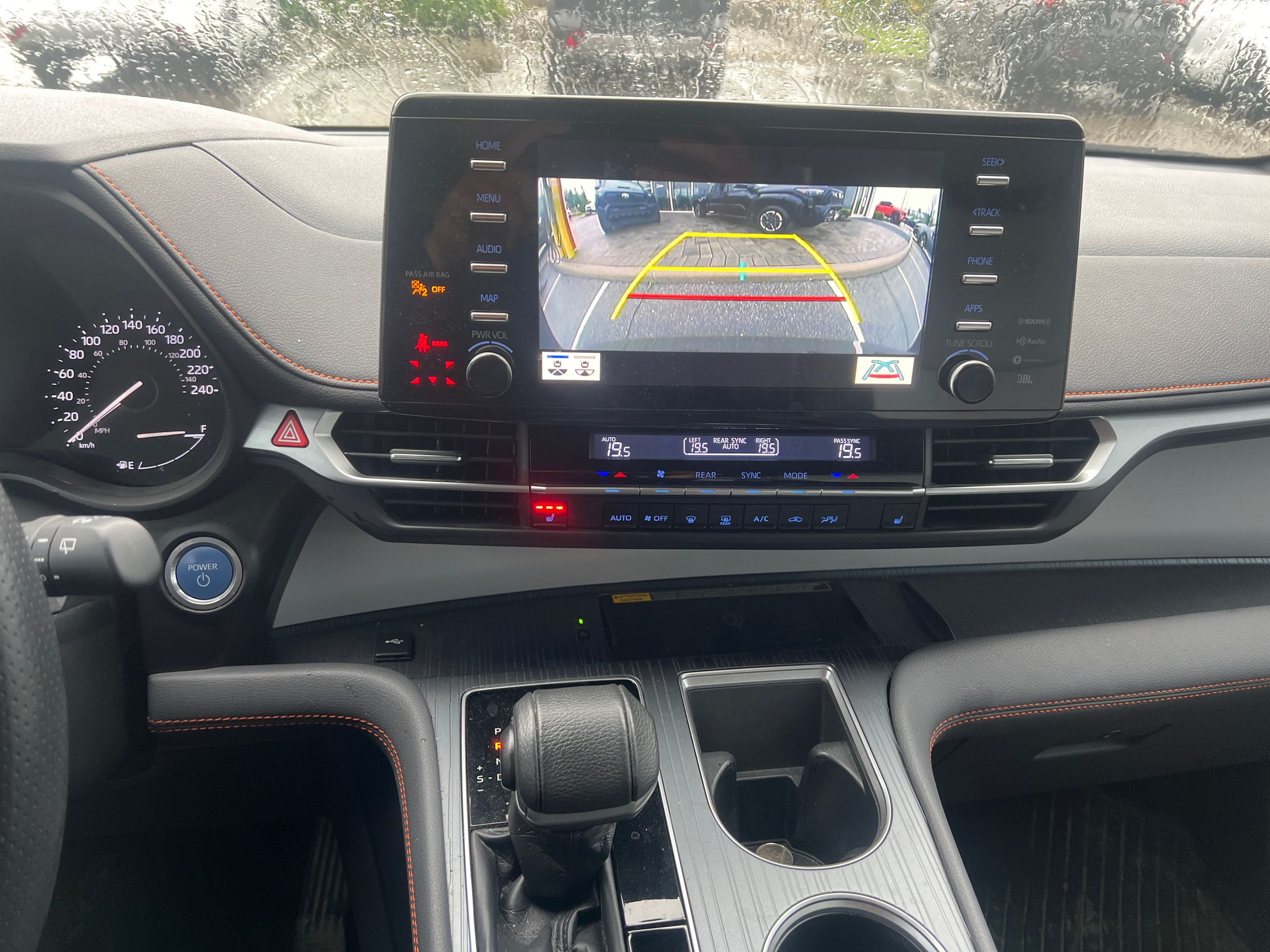 2021 Toyota Sienna Hybrid in Bolton, Ontario