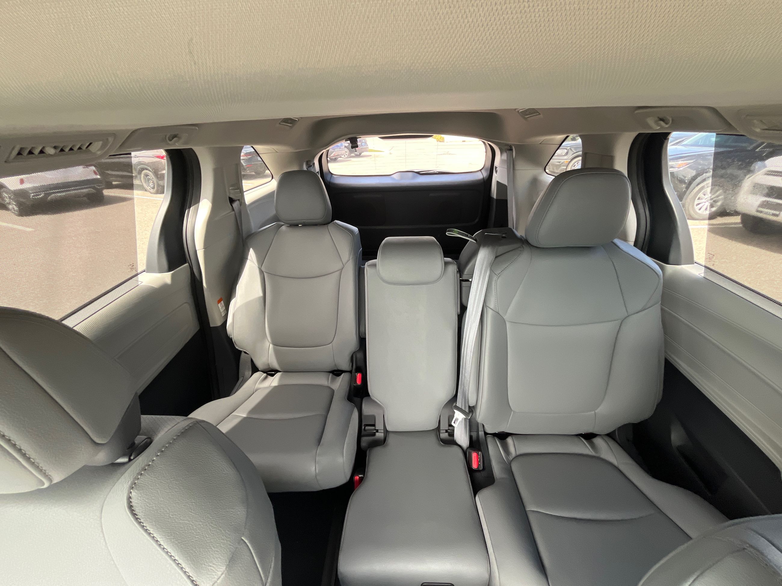 Toyota Sienna Hybrid  2024 à Bolton, Ontario