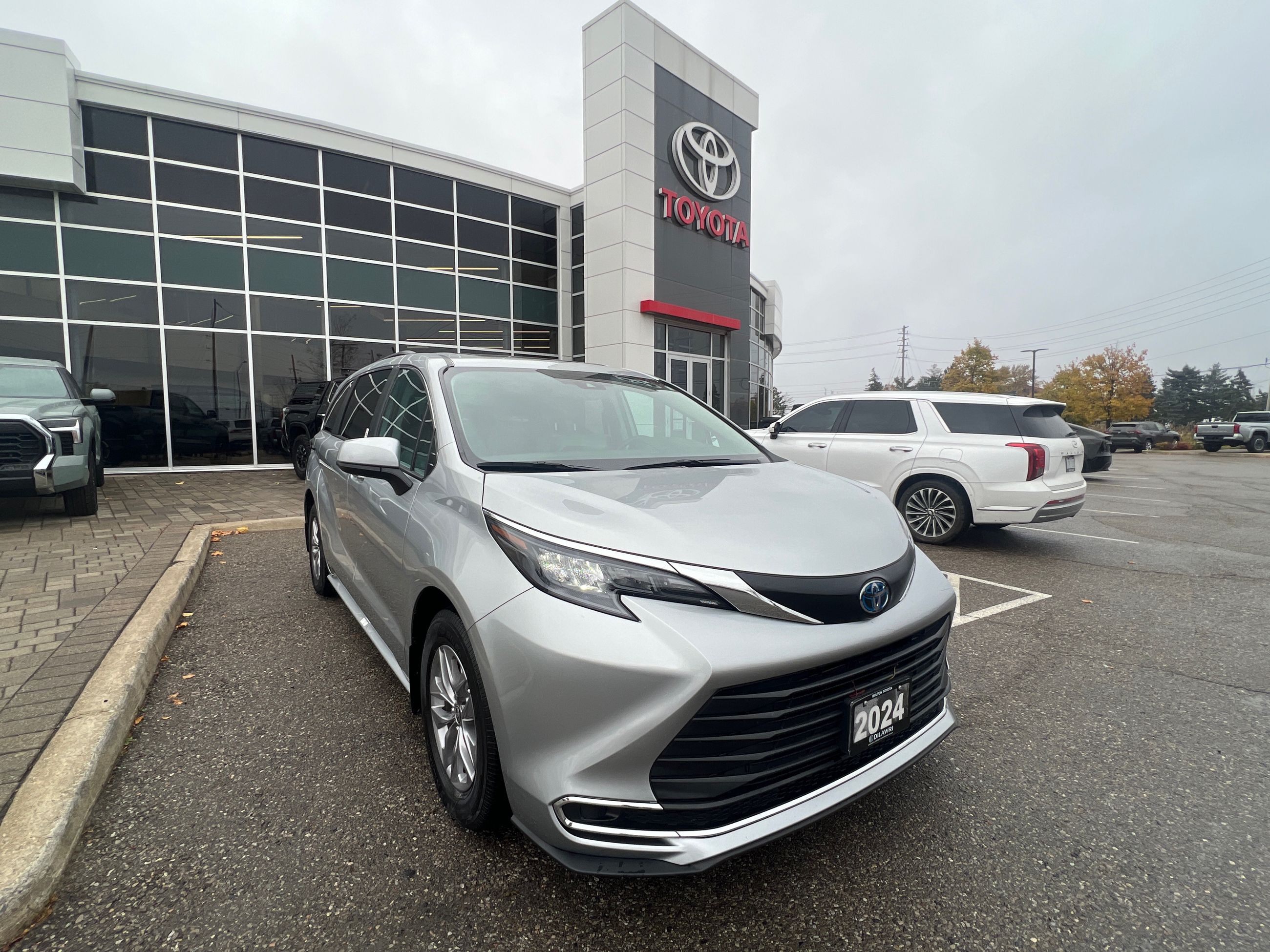 2024 Toyota Sienna Hybrid