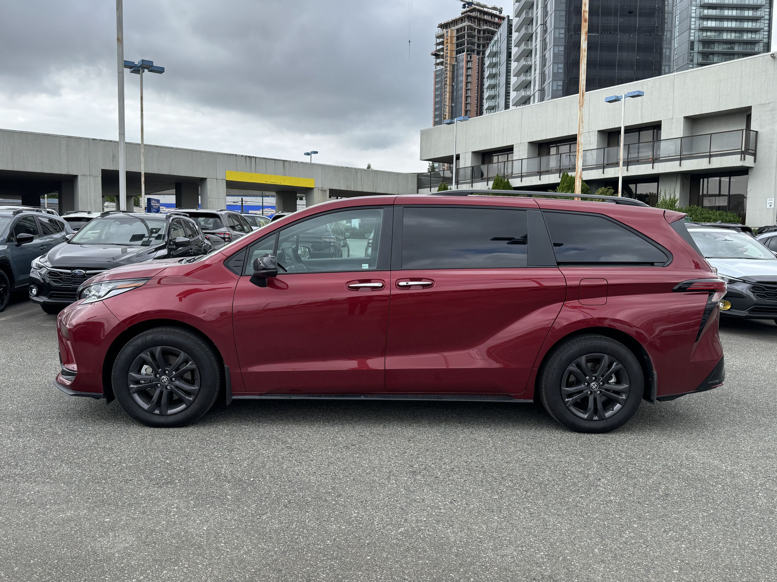 Toyota Sienna Hybrid  2025 à Vancouver, Colombie-Britannique