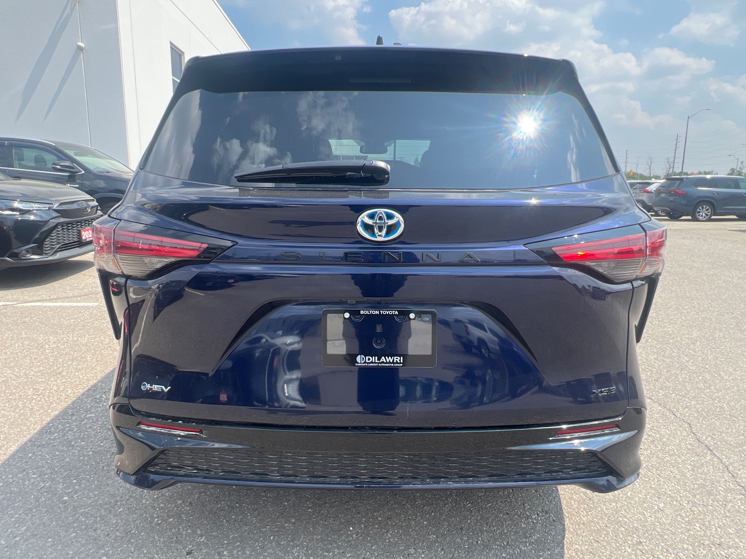 2025 Toyota Sienna Hybrid in Bolton, Ontario