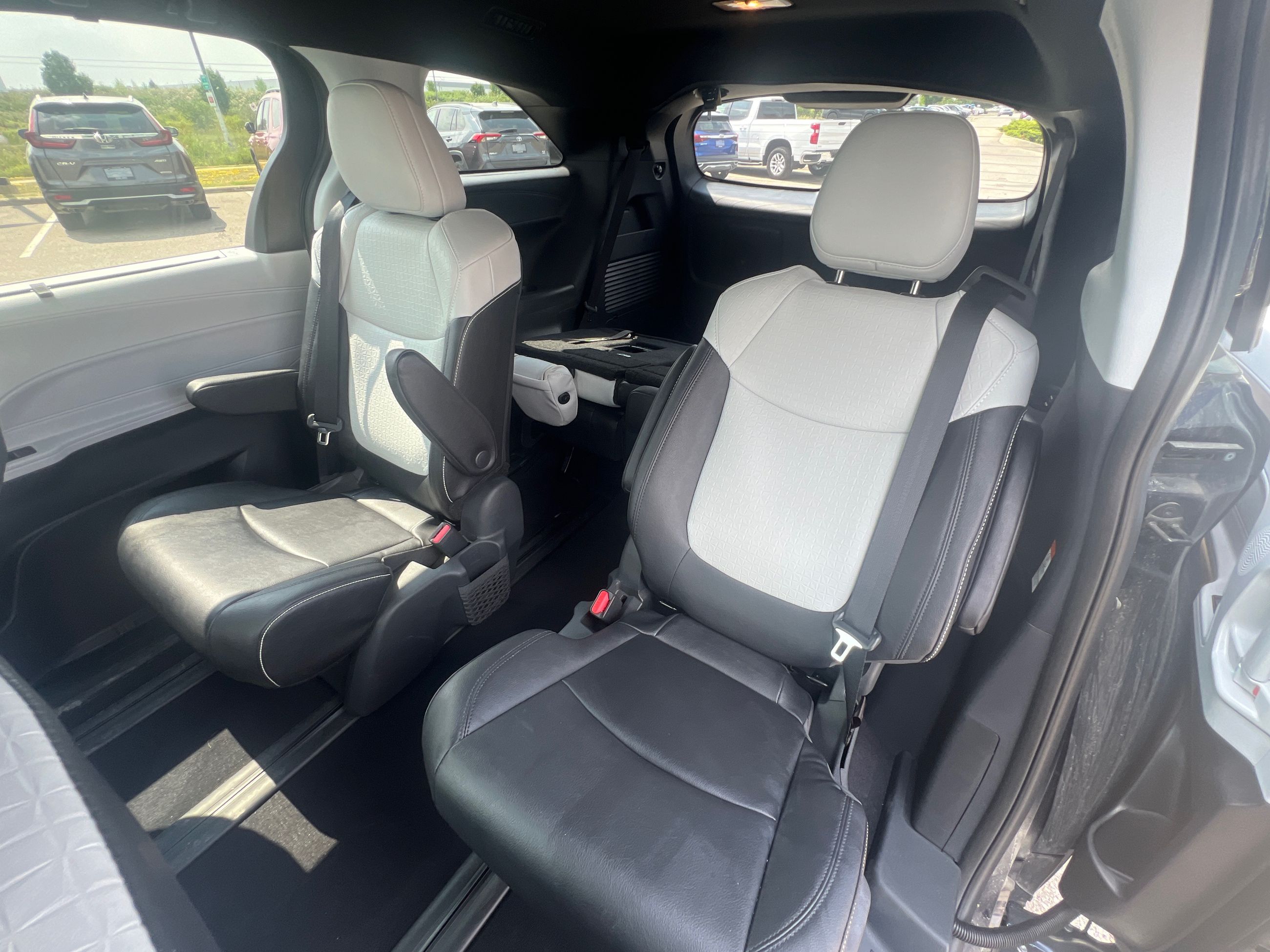 2025 Toyota Sienna Hybrid in Bolton, Ontario