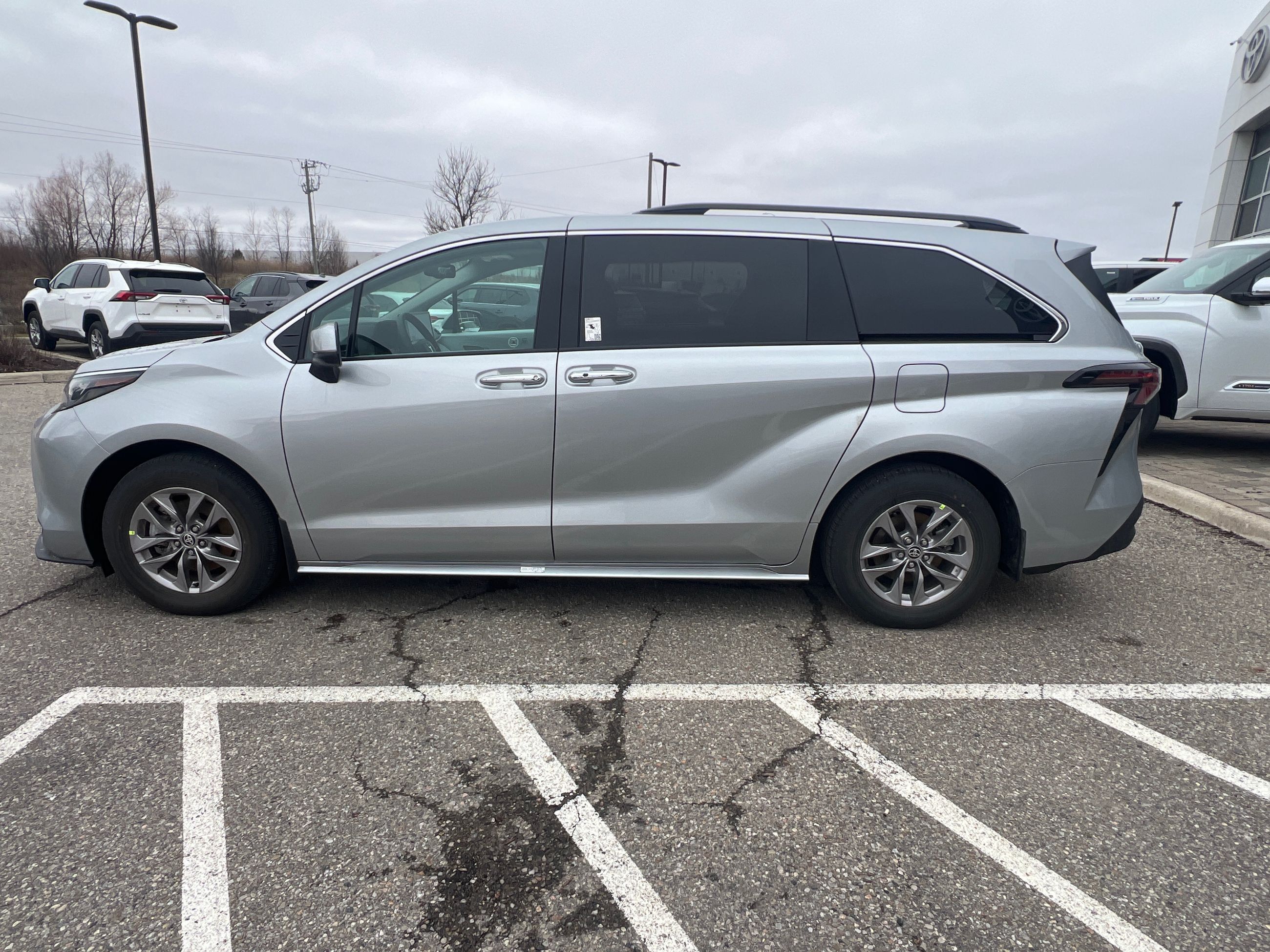 2025 Toyota Sienna Hybrid