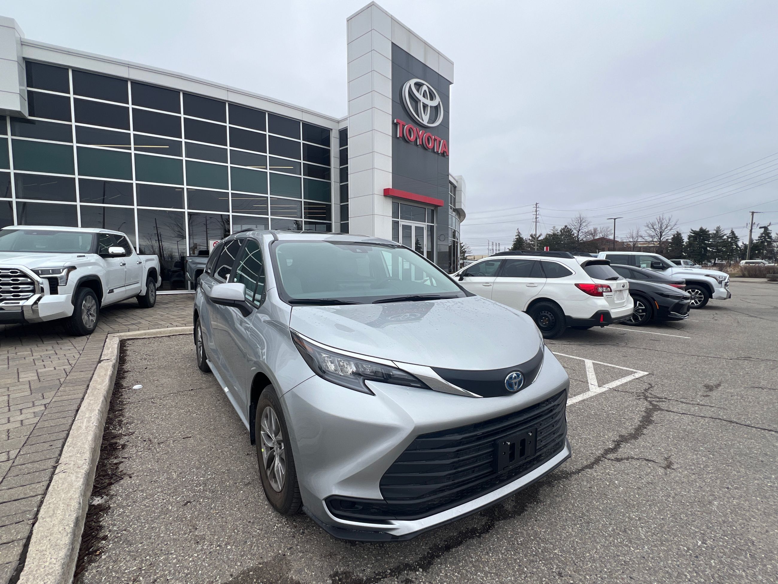 2025 Toyota Sienna Hybrid