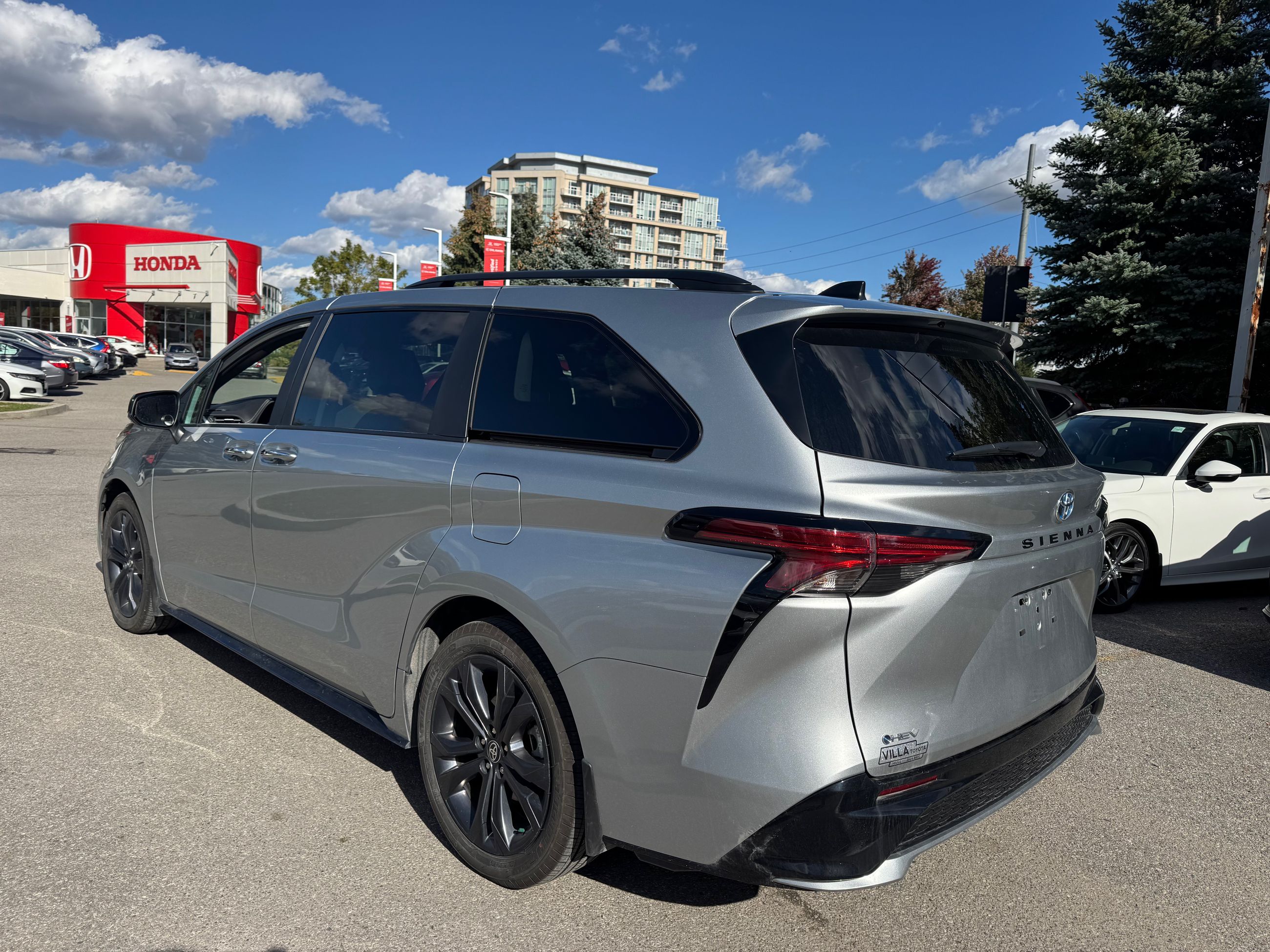 2025 Toyota Sienna Hybrid