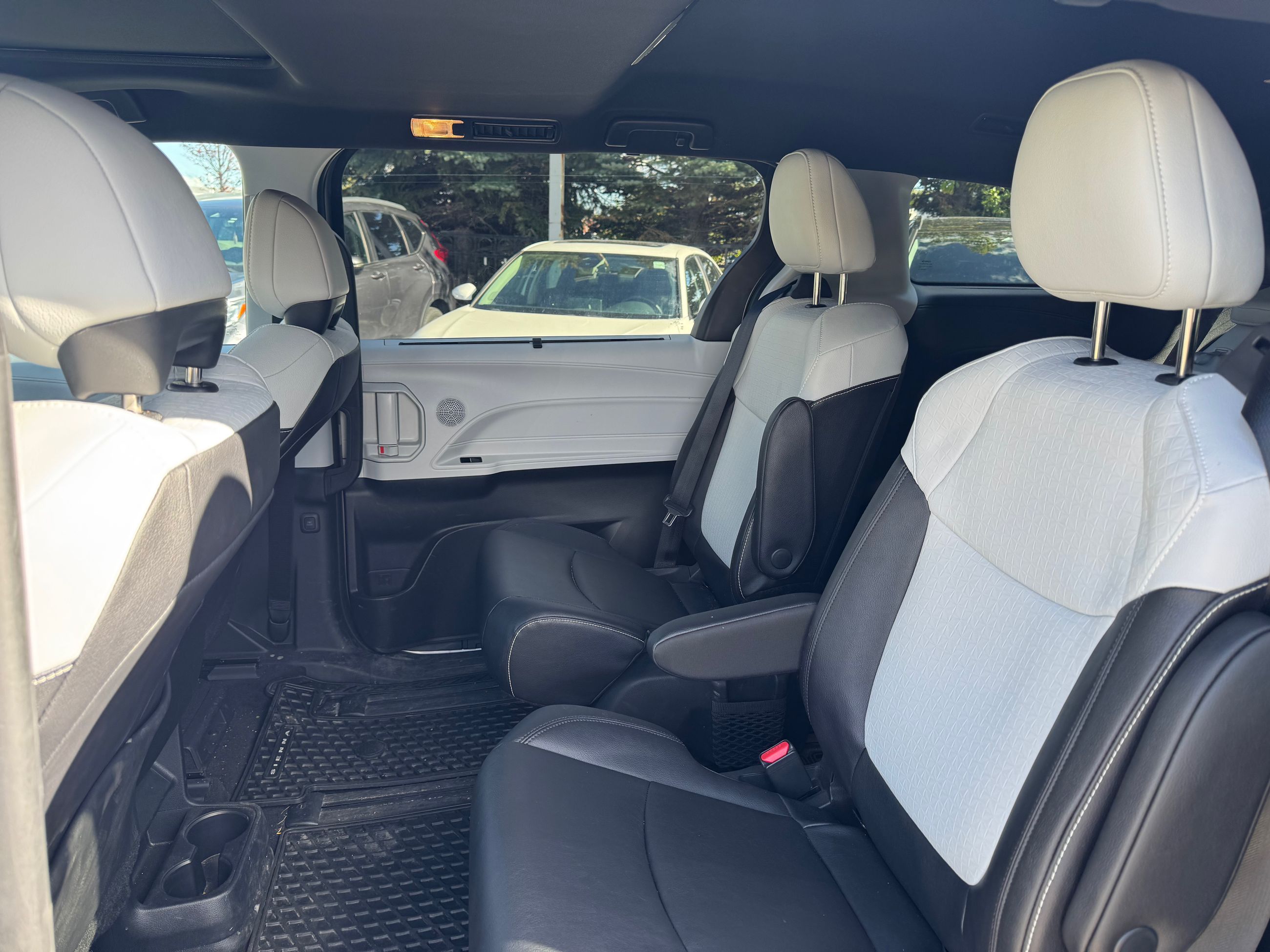 2025 Toyota Sienna Hybrid