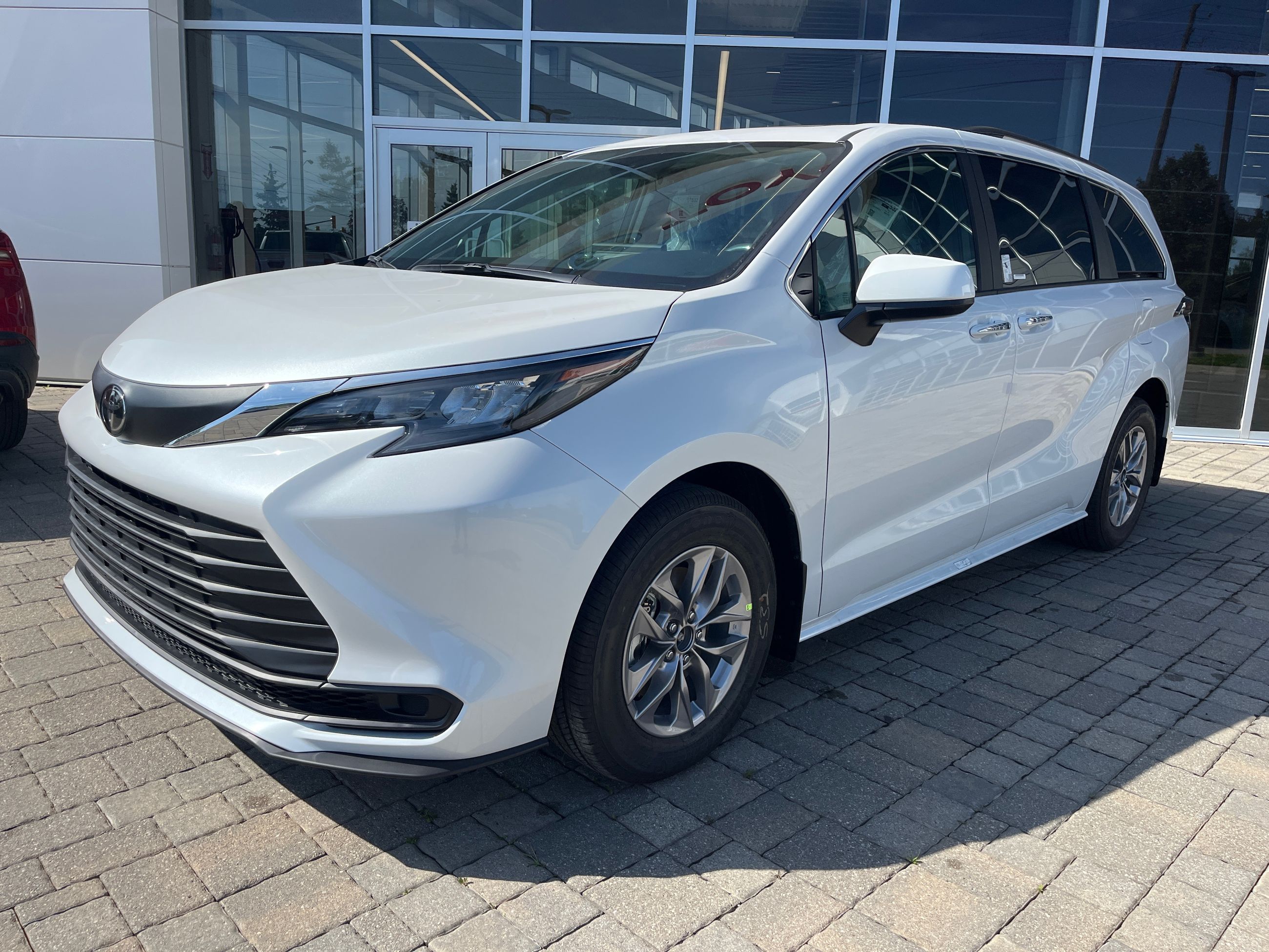 Toyota Sienna Hybrid  2026 à Bolton, Ontario