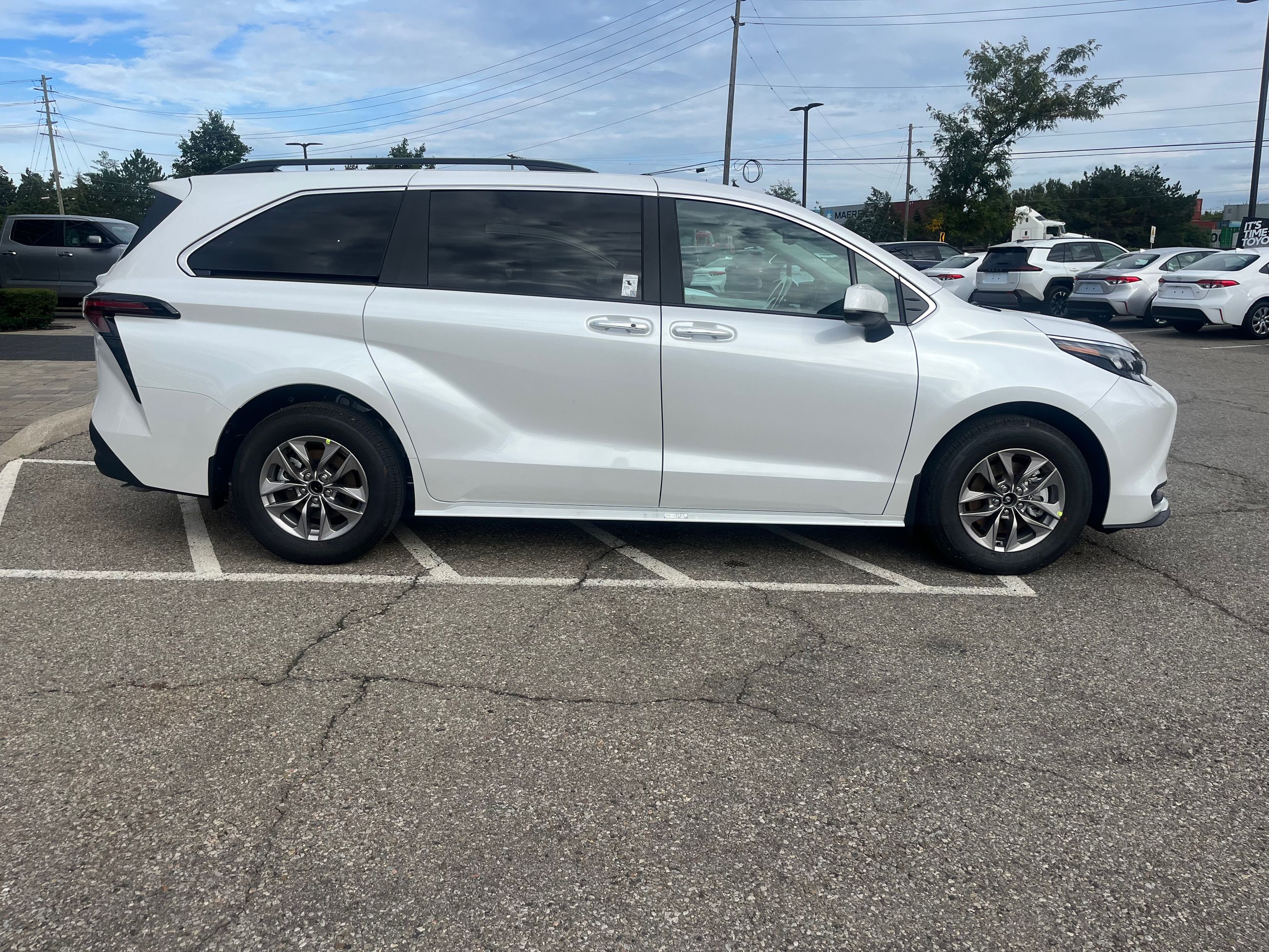 Toyota Sienna Hybrid  2026 à Bolton, Ontario
