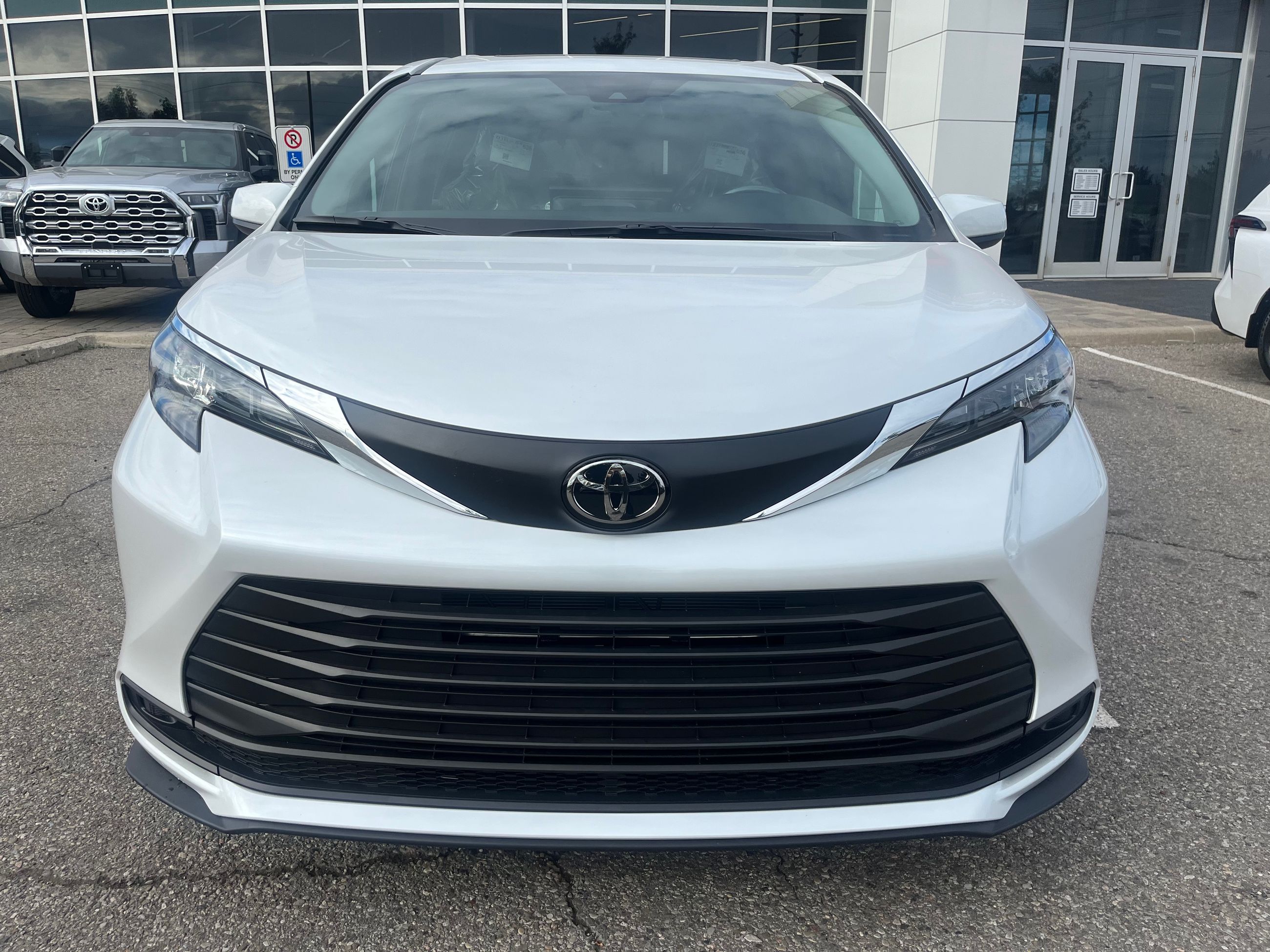 Toyota Sienna Hybrid  2026 à Bolton, Ontario