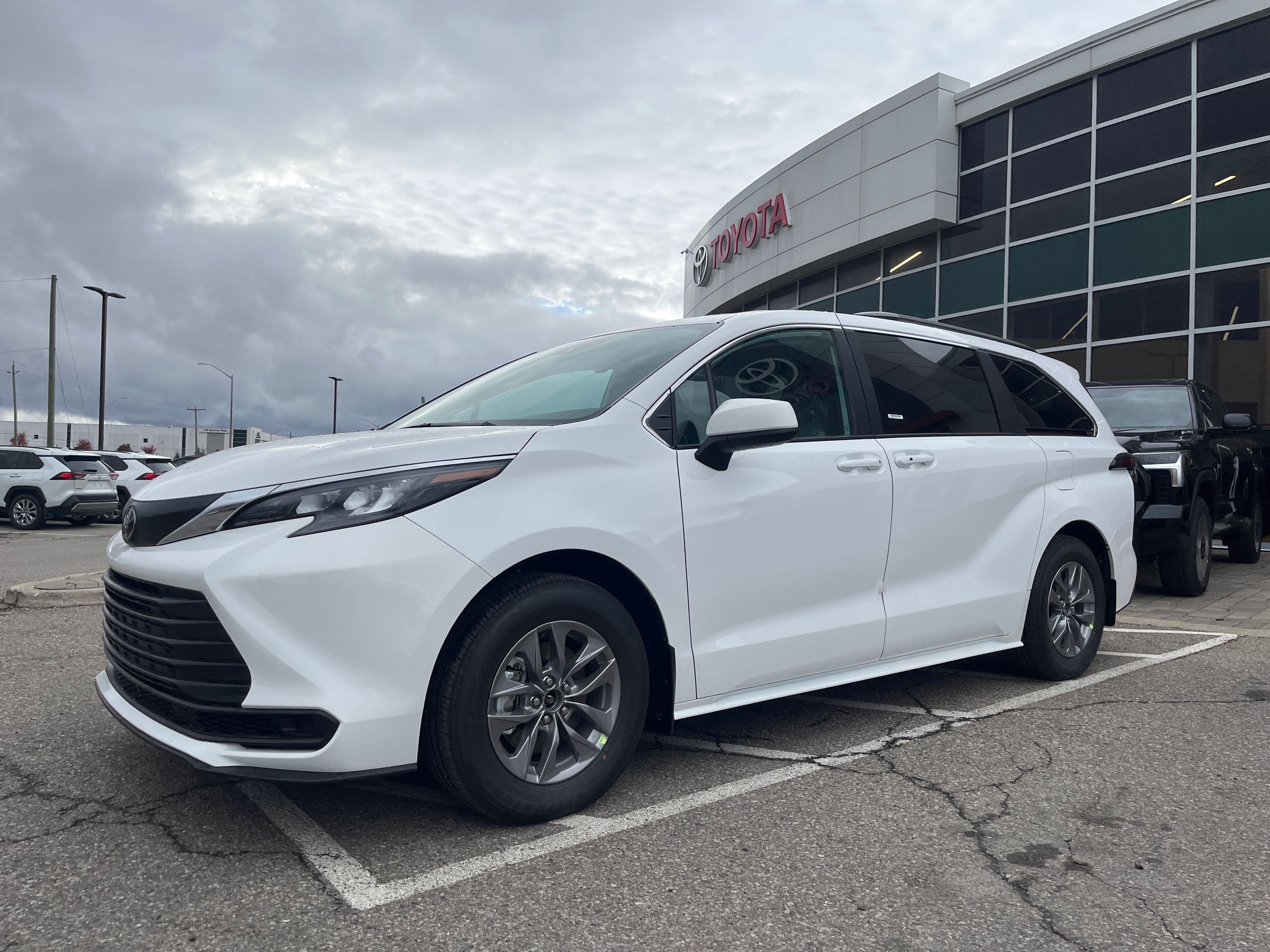 Toyota Sienna Hybrid  2026 à Bolton, Ontario