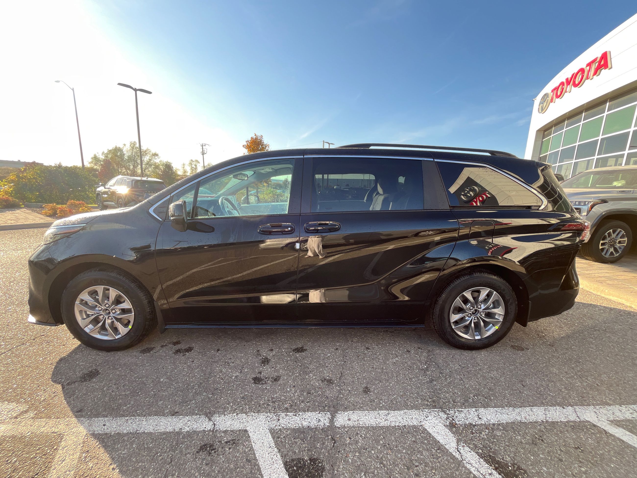 2026 Toyota Sienna Hybrid in Bolton, Ontario