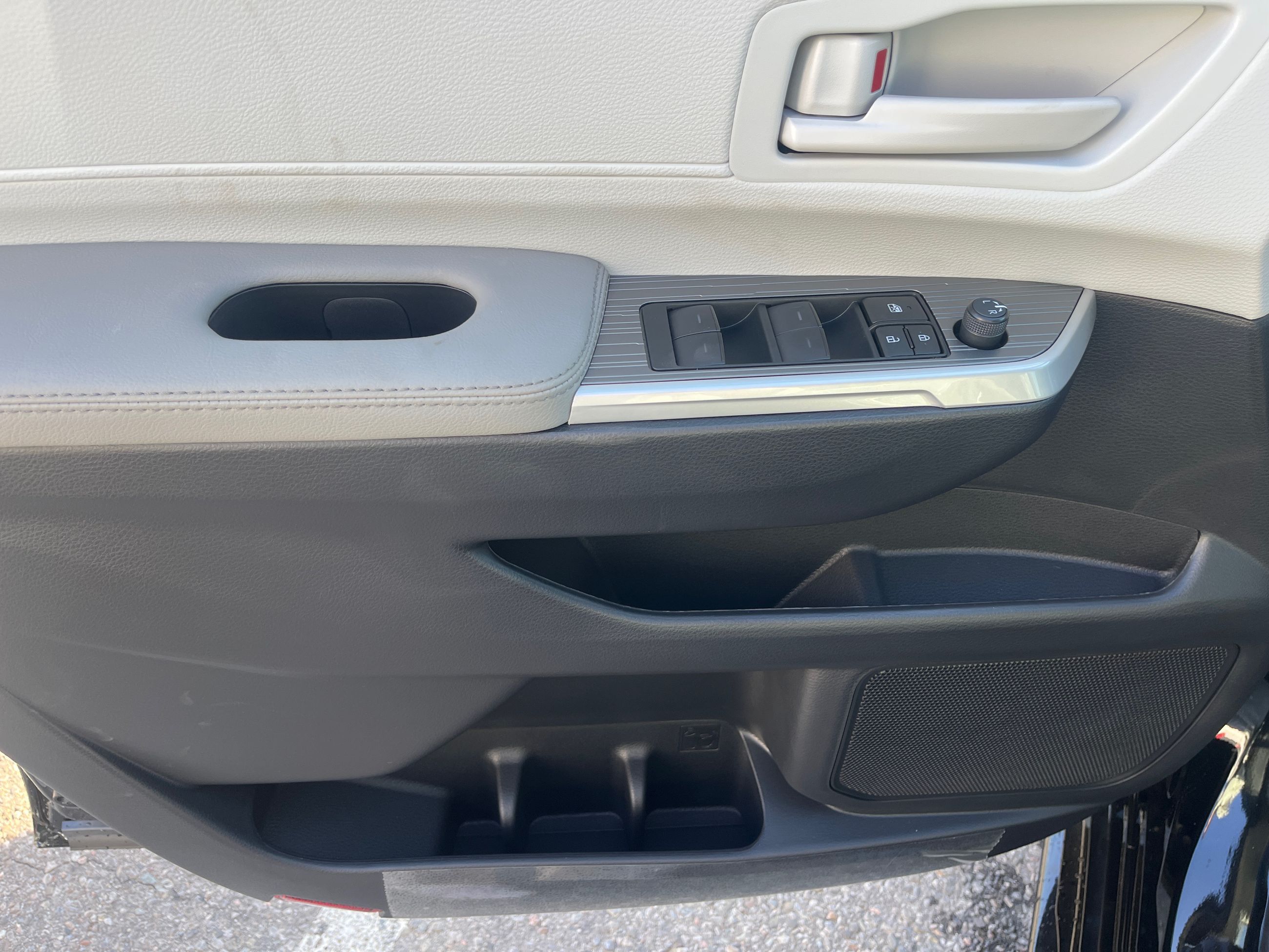 2026 Toyota Sienna Hybrid in Bolton, Ontario