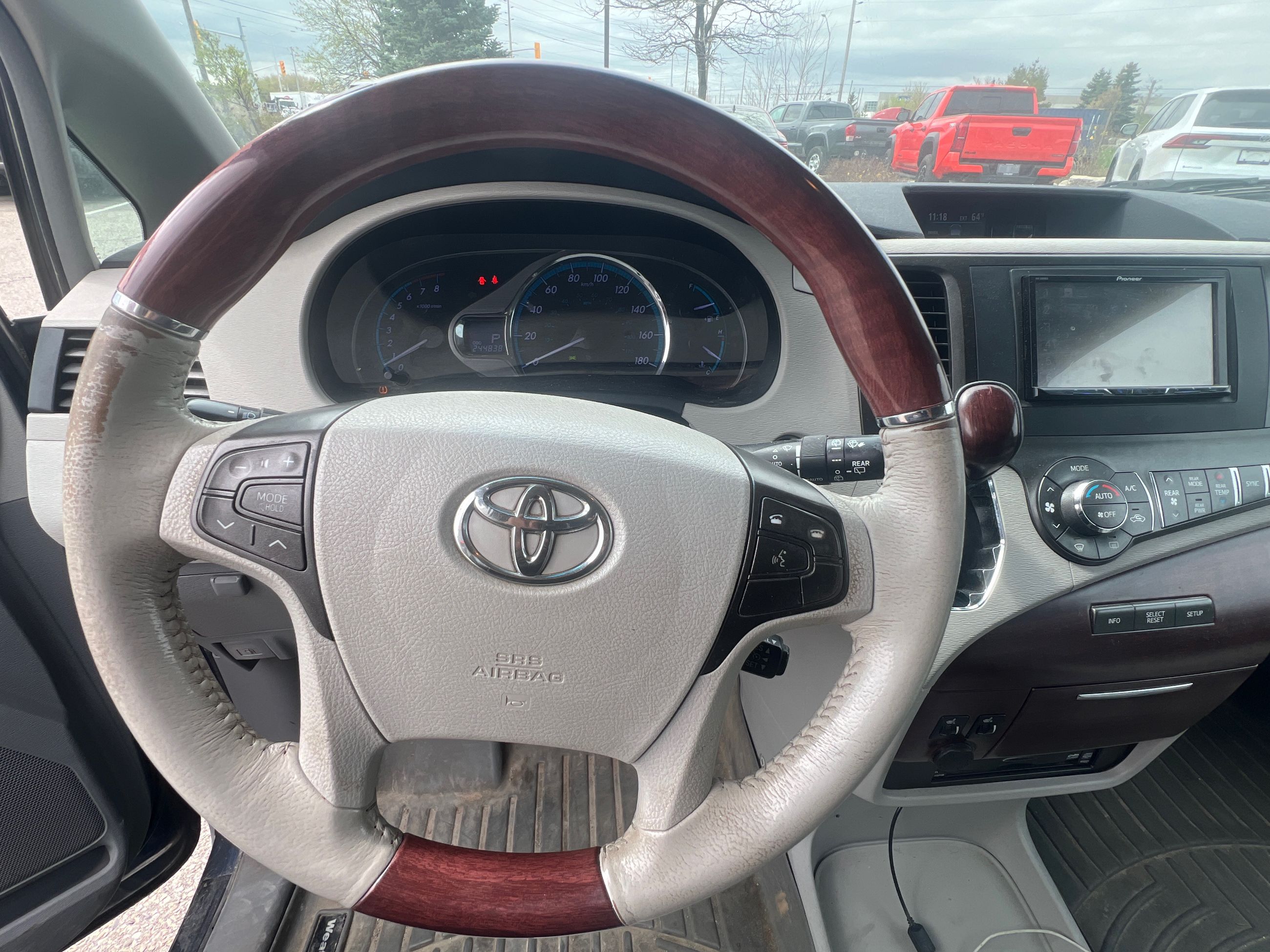 2014 Toyota Sienna in Bolton, Ontario
