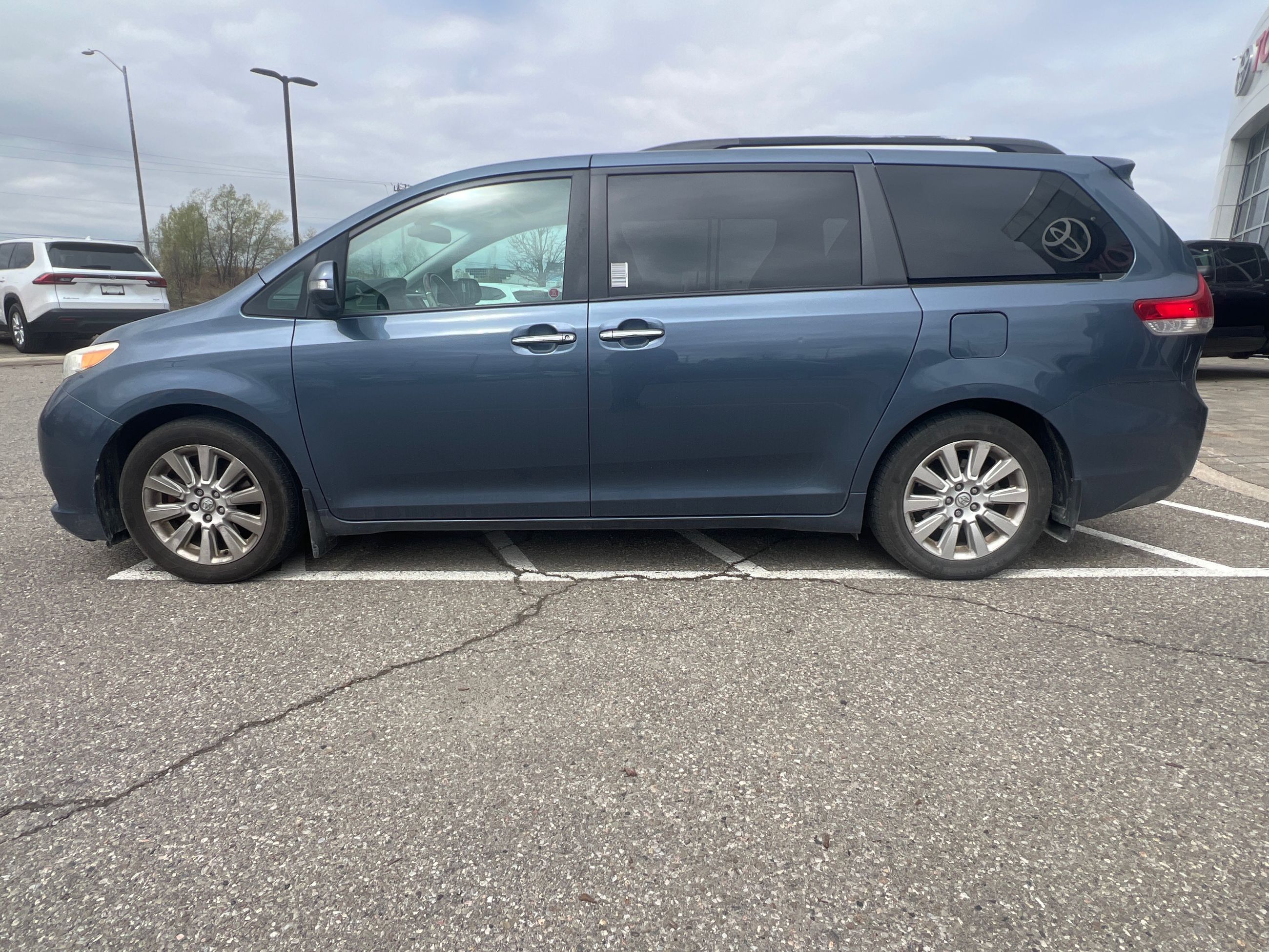 2014 Toyota Sienna in Bolton, Ontario