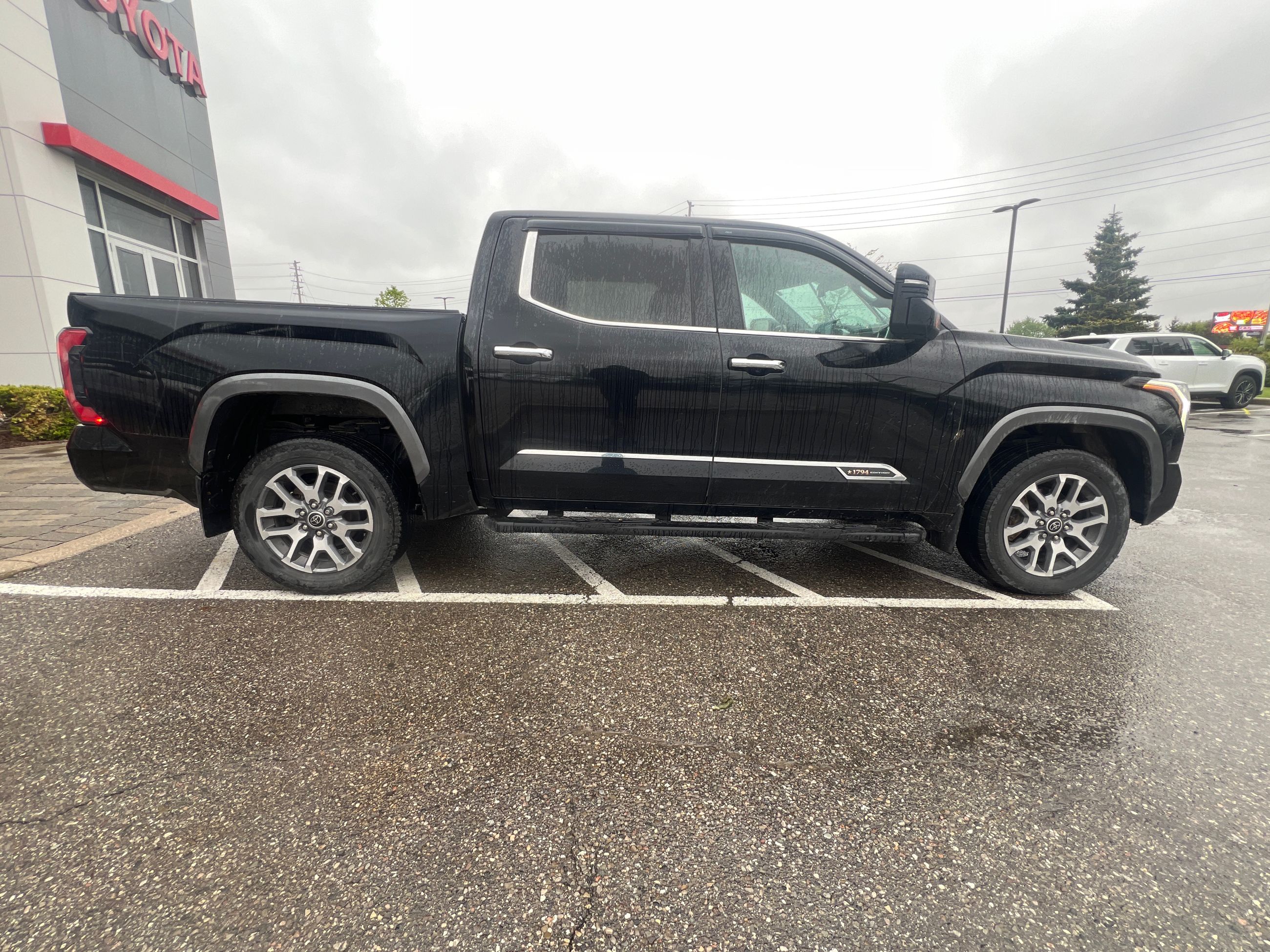 Toyota TUNDRA 4X4  2023 à Bolton, Ontario