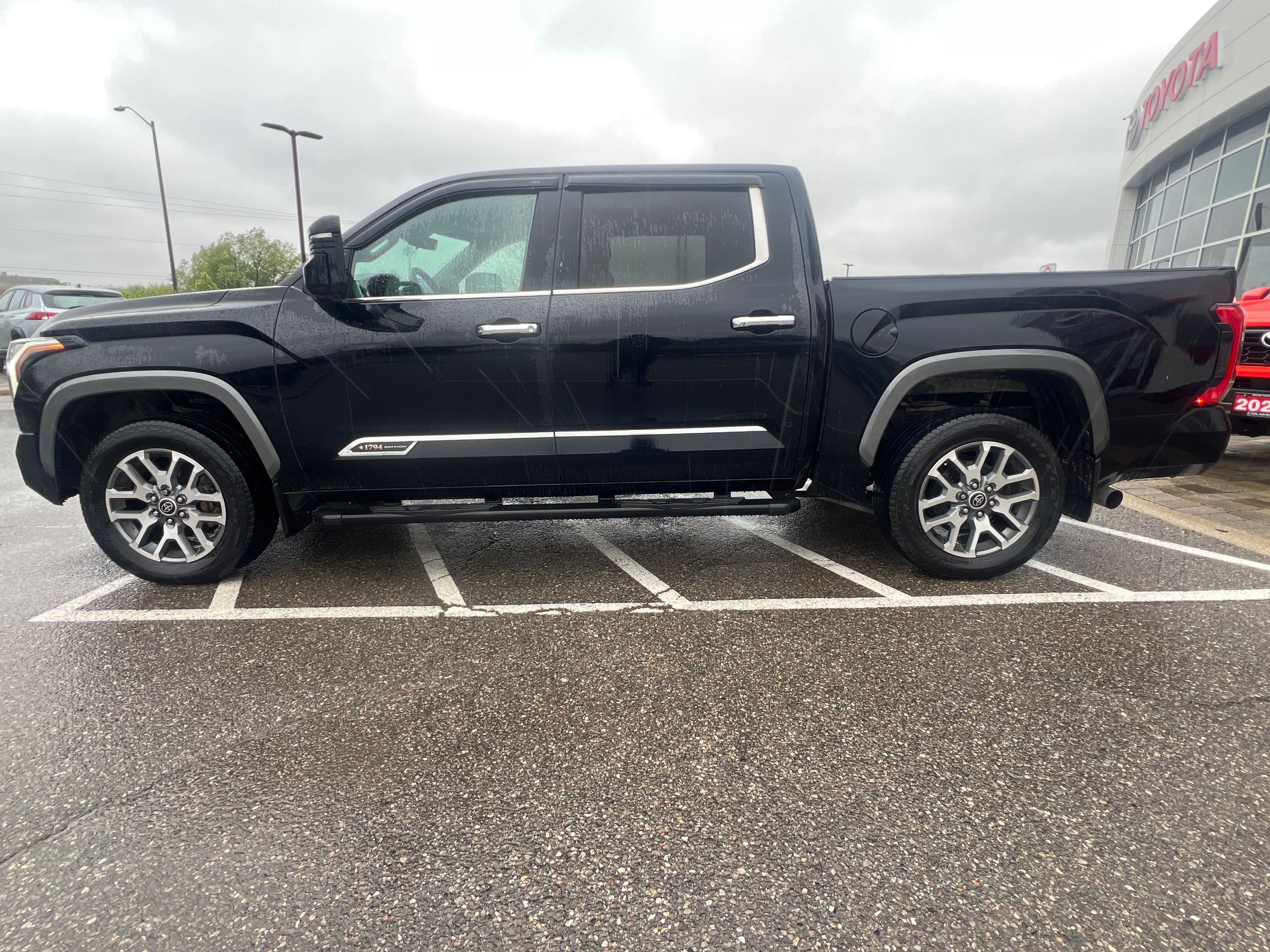 Toyota TUNDRA 4X4  2023 à Bolton, Ontario