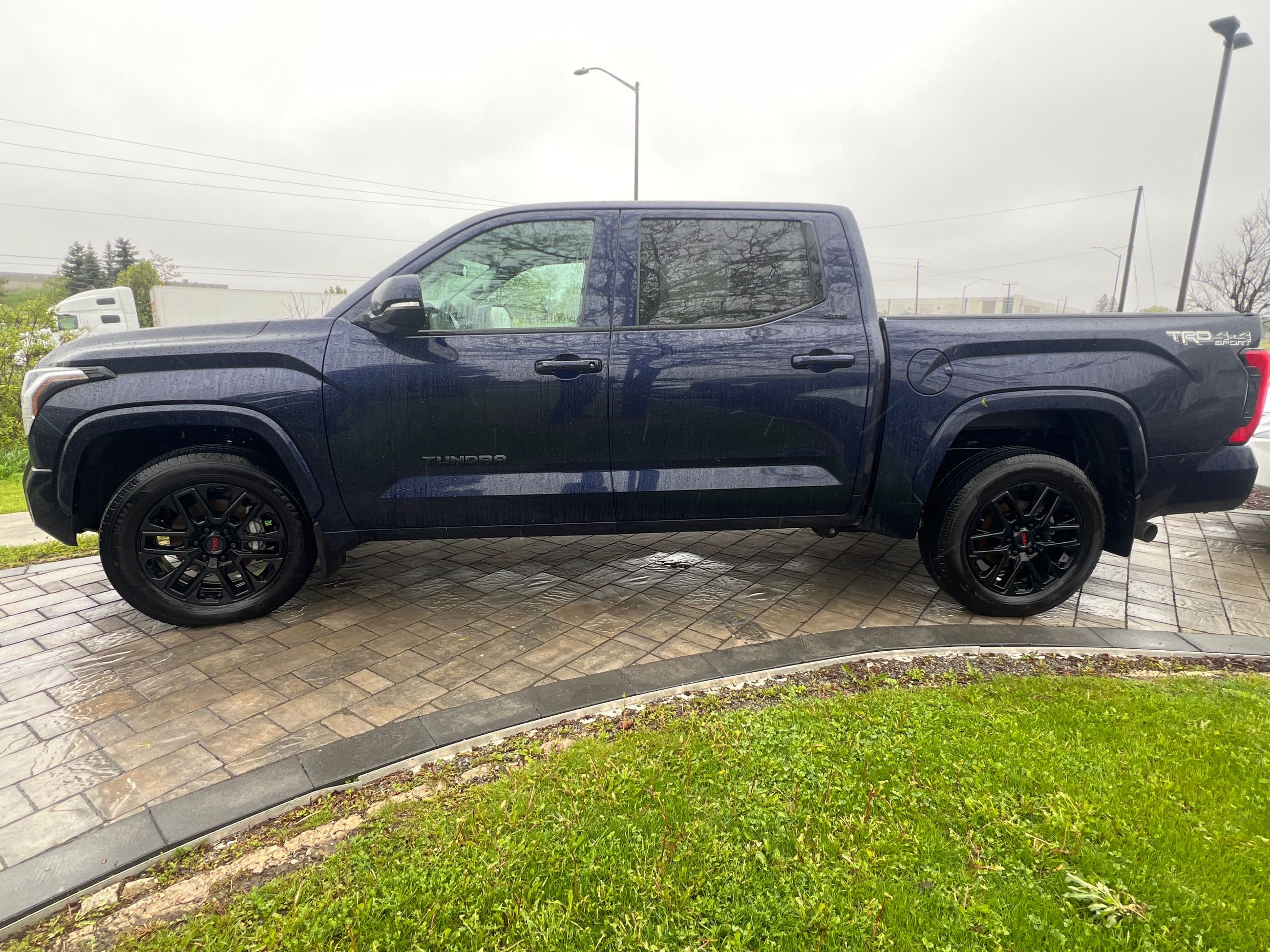 2024 Toyota TUNDRA 4X4 in Bolton, Ontario